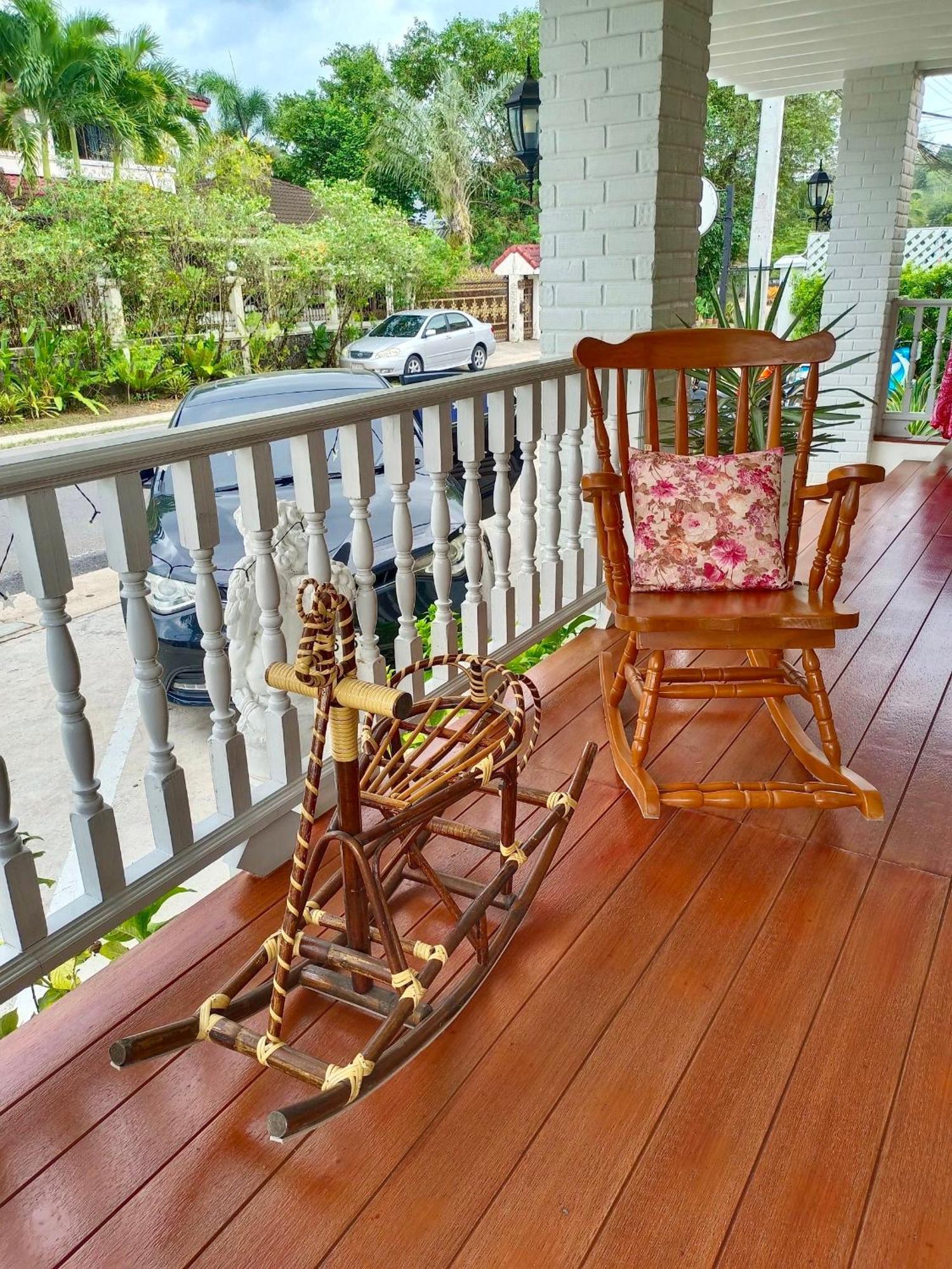 Hotel เซน บัลโคนี่ เฮ้าส์ ระนอง Ban Lum Than