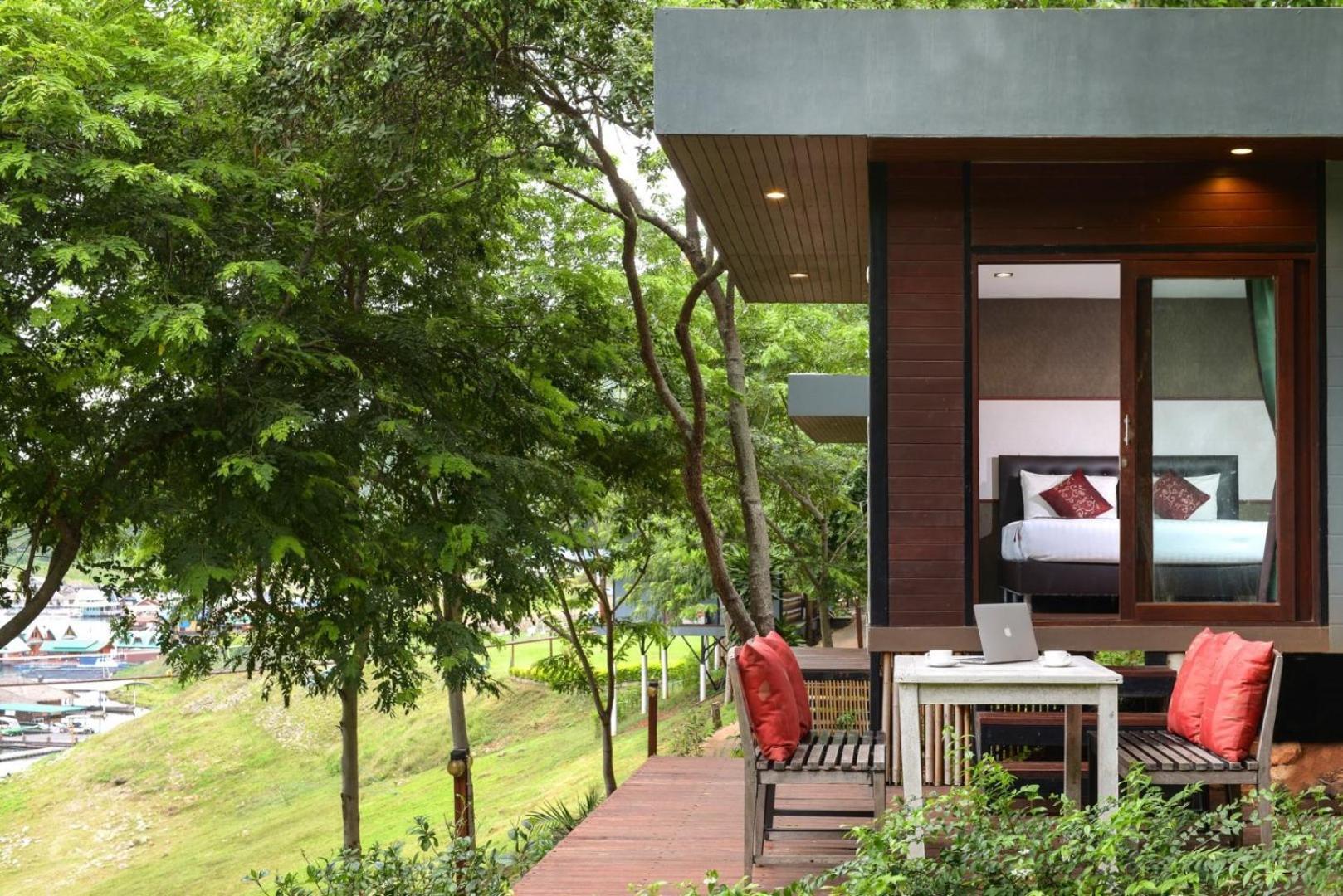 Ruknam Resort *