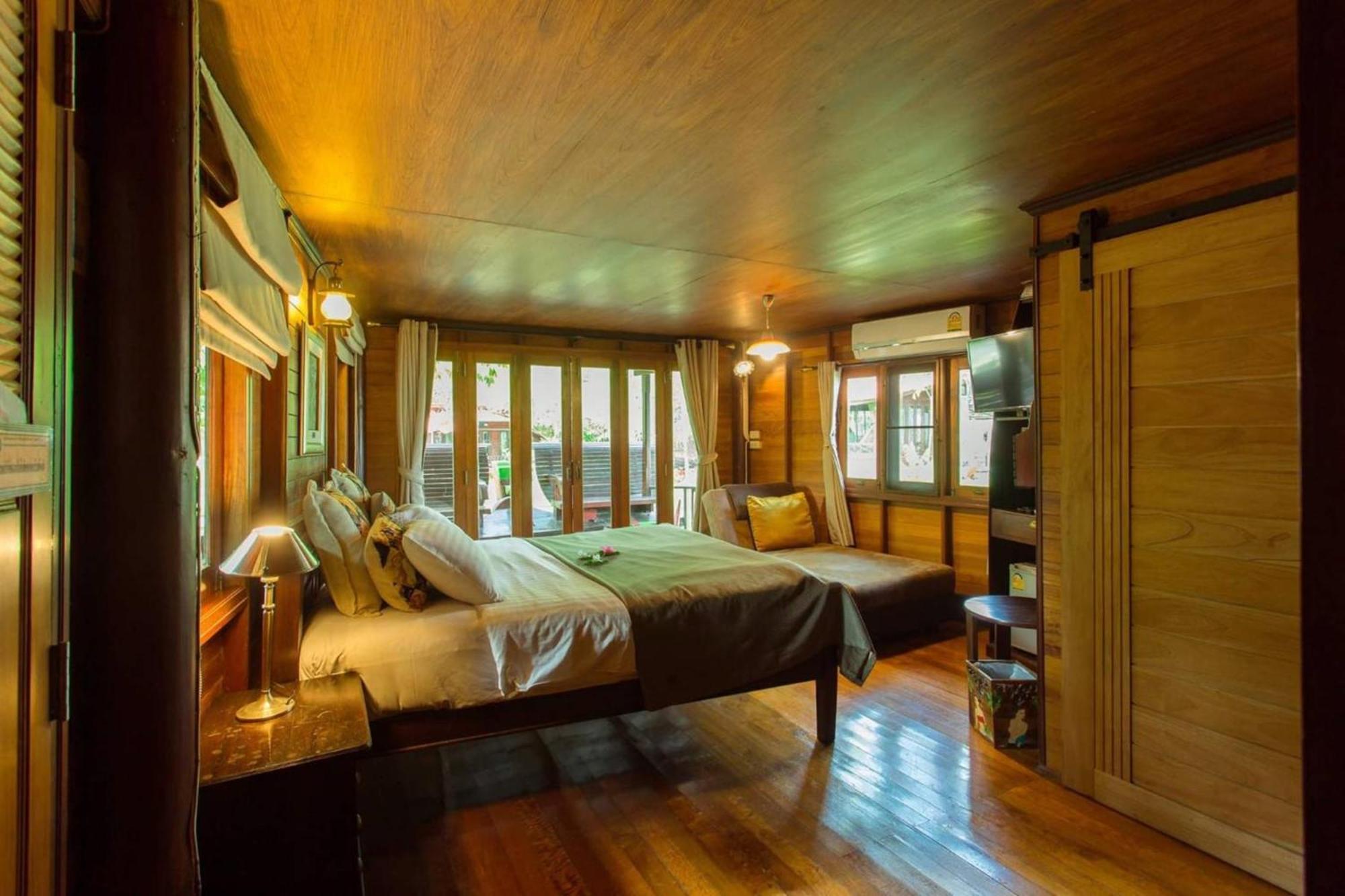 Resort Kaengkrachan Boathouse Paradise 3*