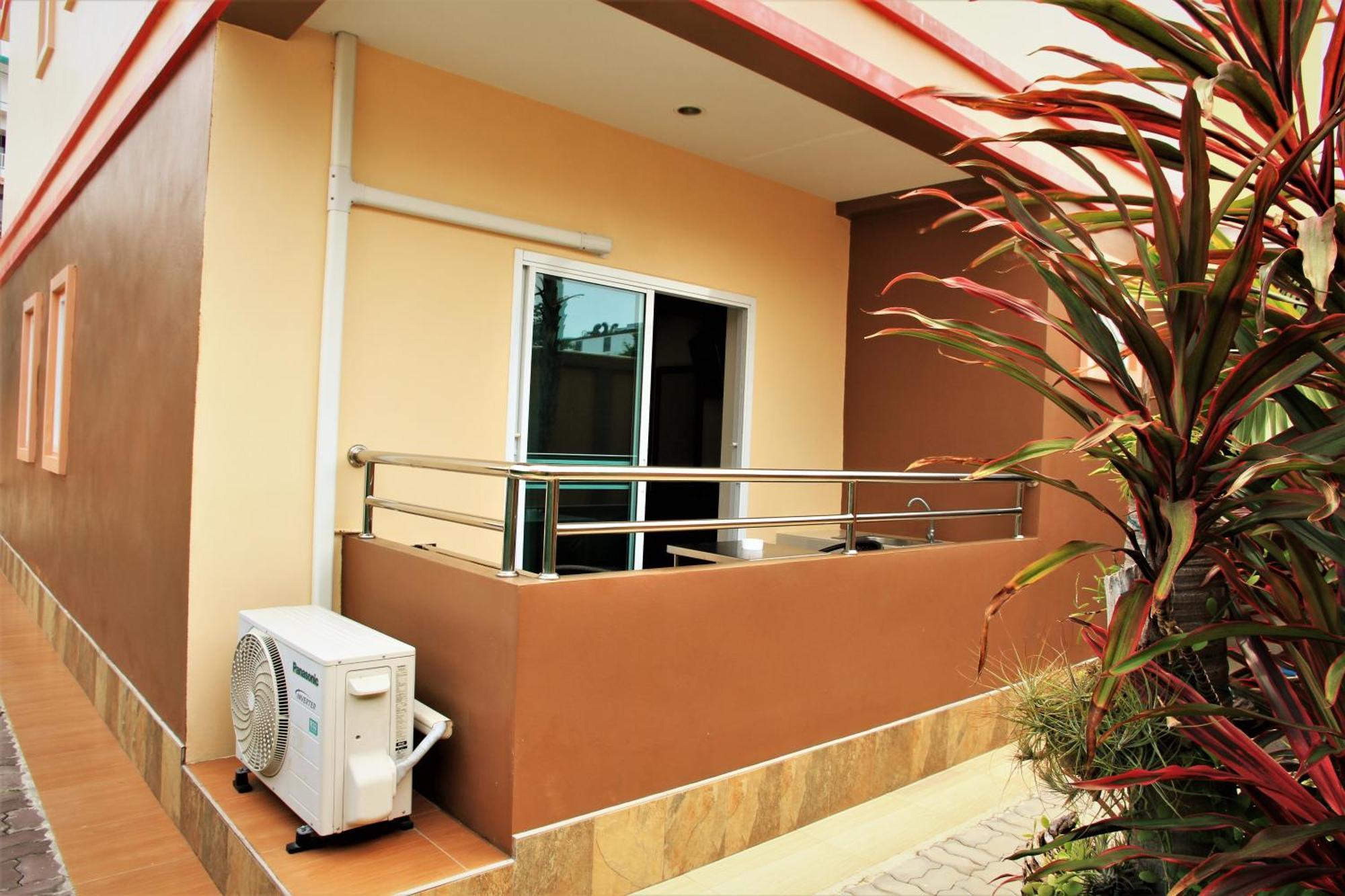 Hotel Sky - Adults-only HHQ