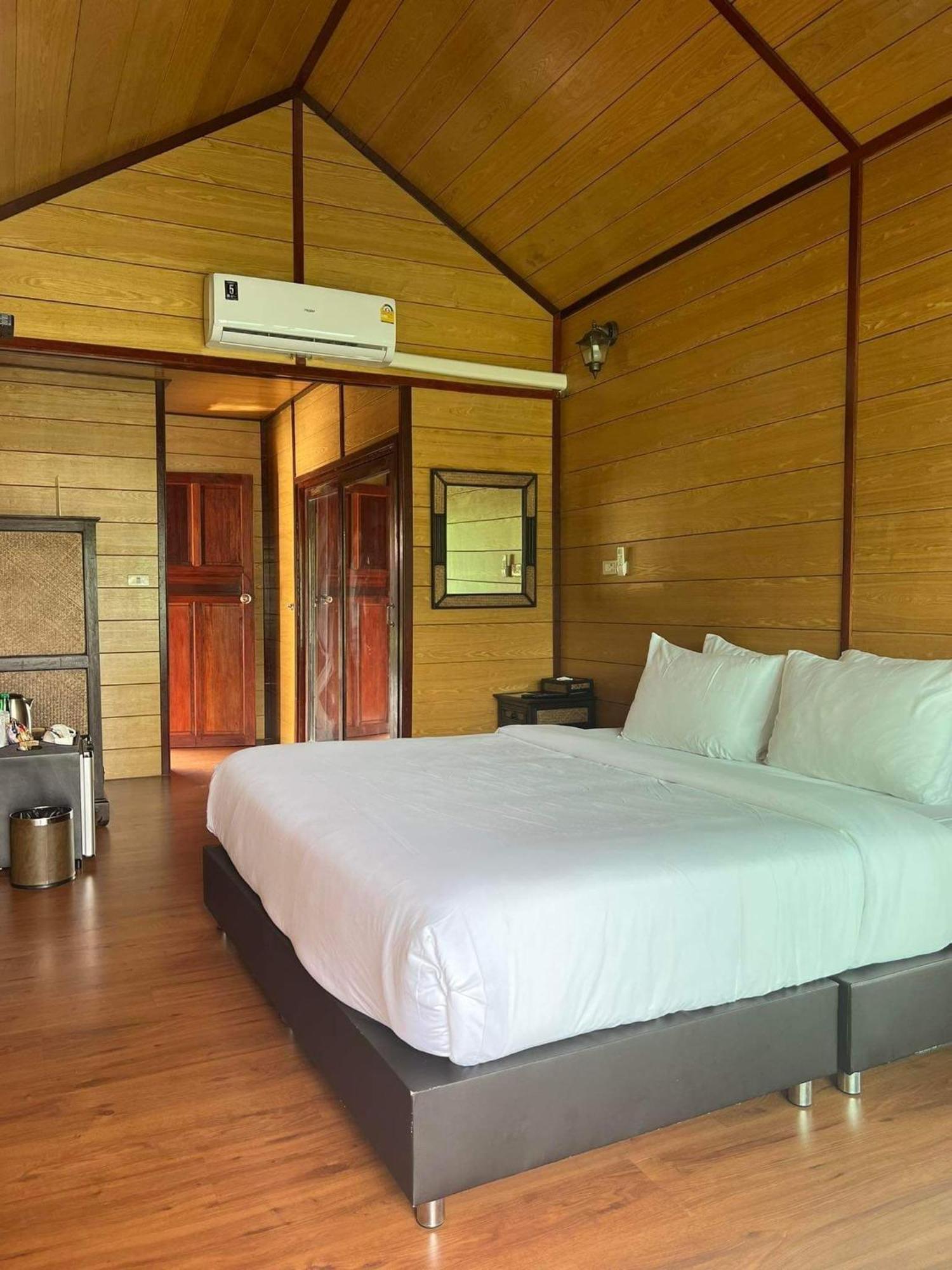 Ruknam Resort Ban Hin Hak