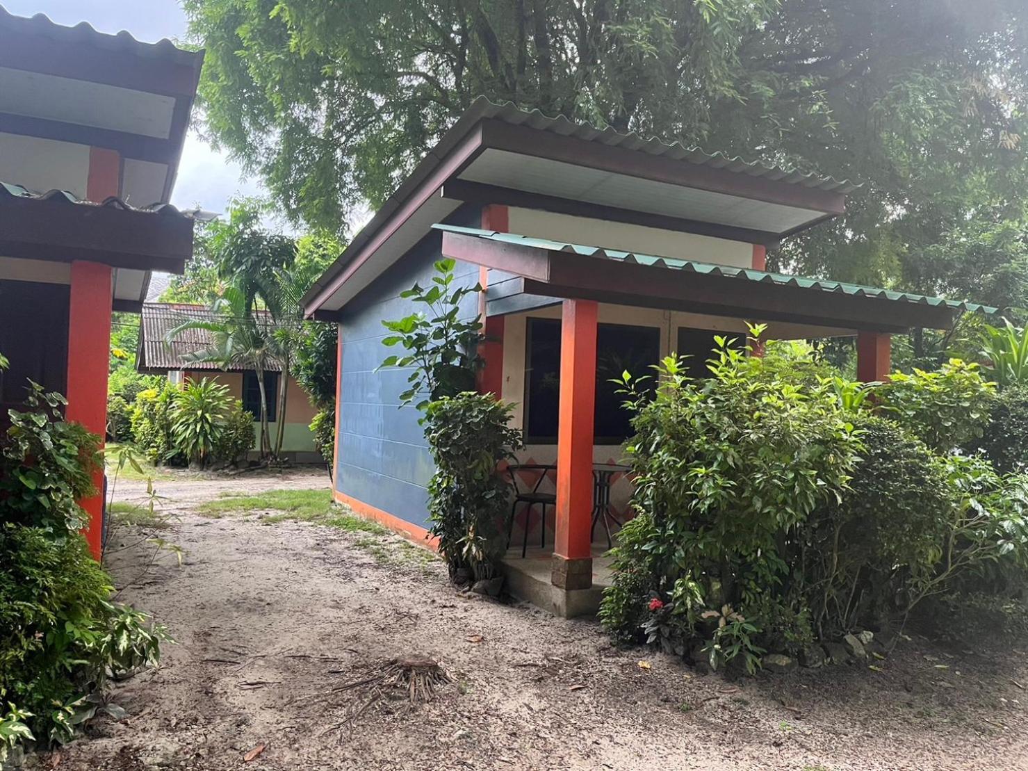 Garden Bungalow Resort *