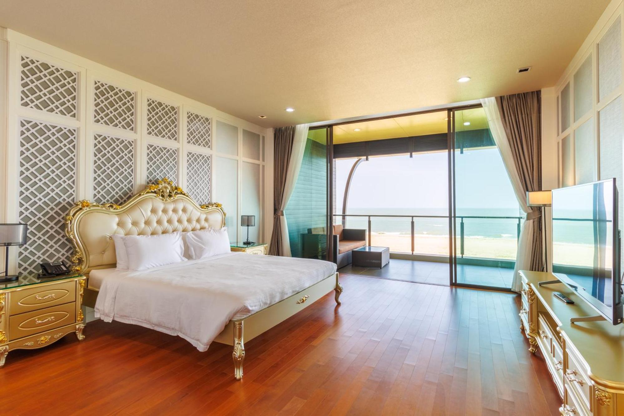 Sea Sun Hua Hin By Jc Kevin & Hotel Phetchaburi