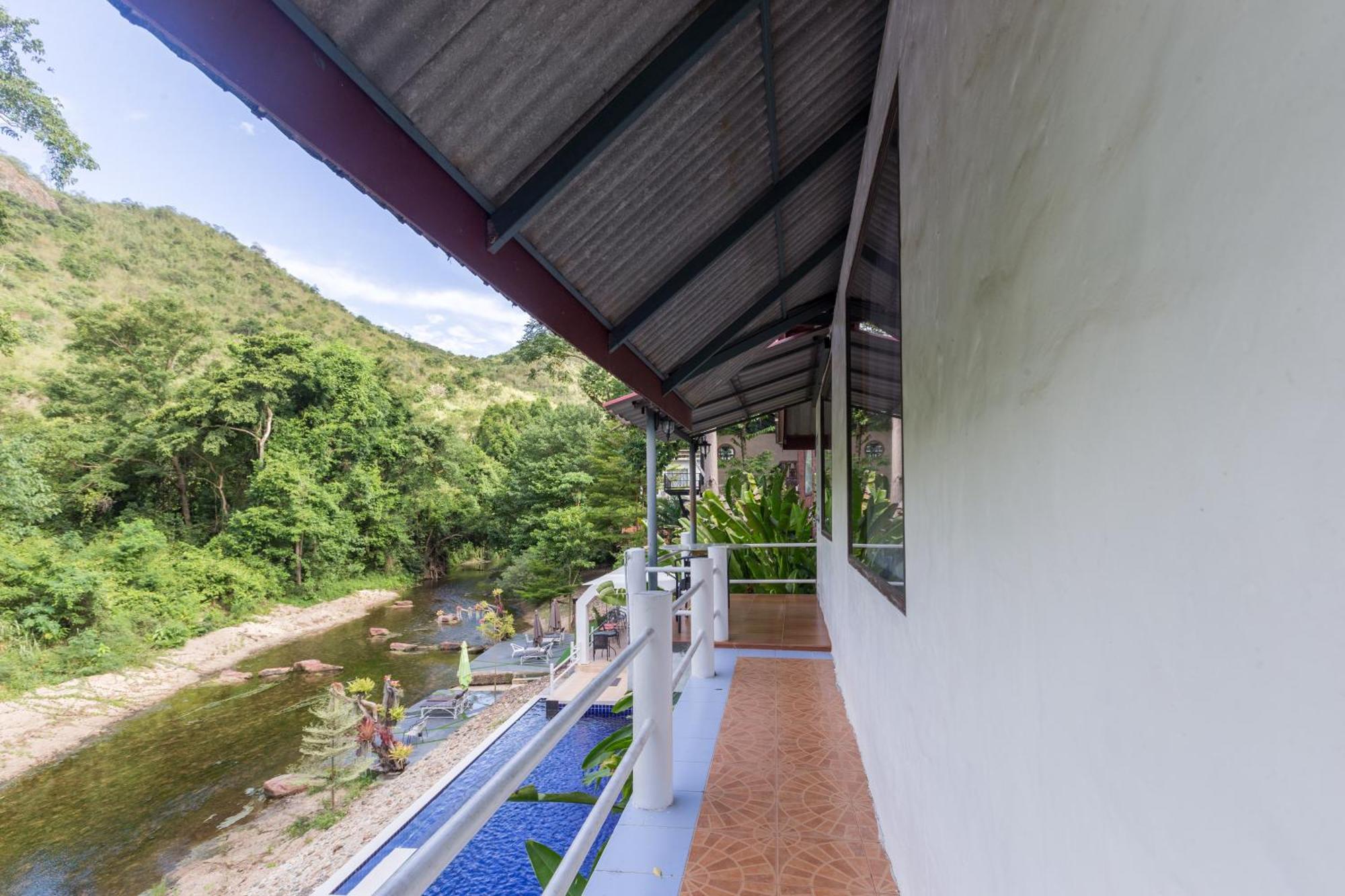 Rimkao Valley Resort *