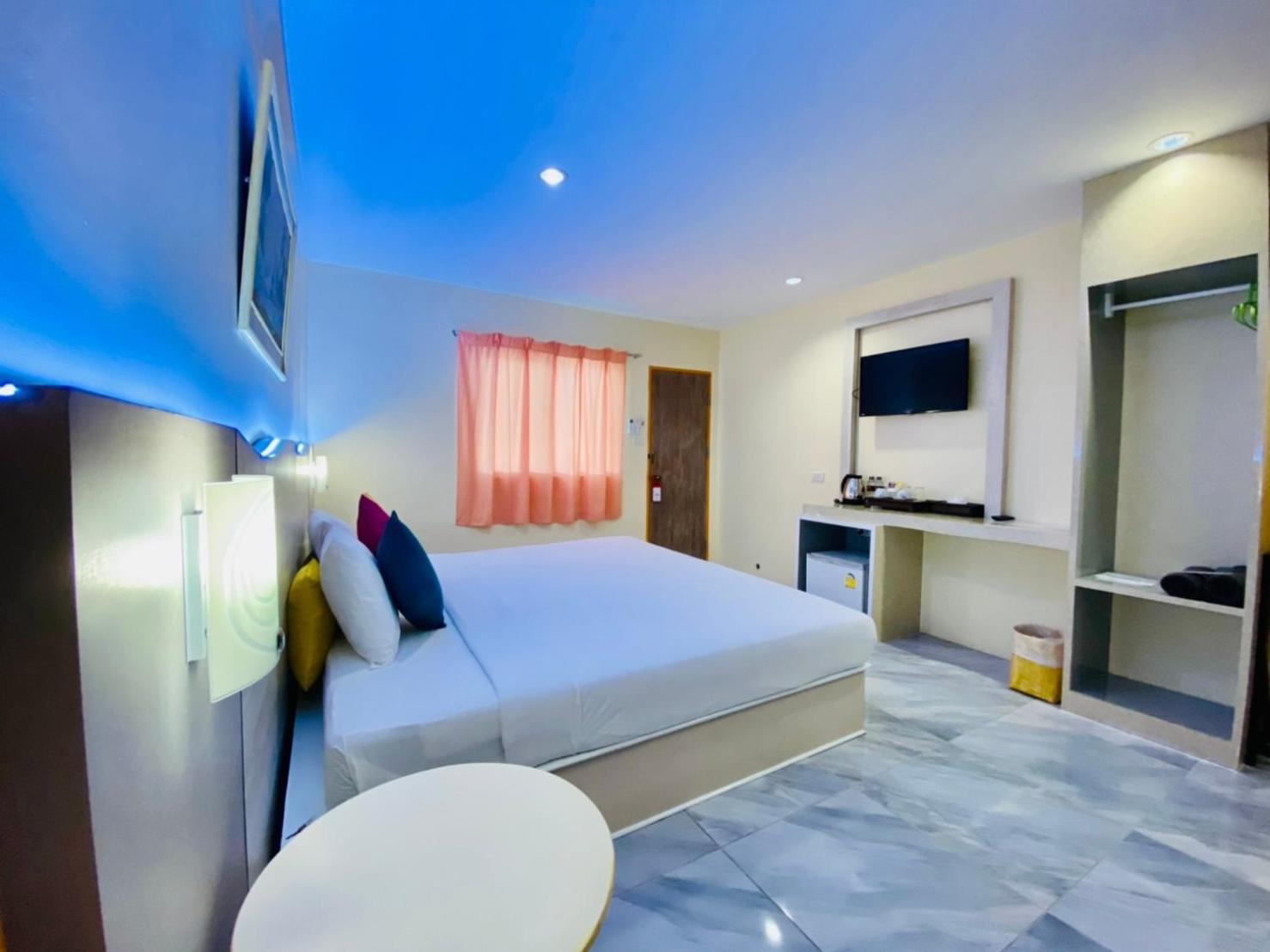 Aochalong & - Sha Resort Phuket