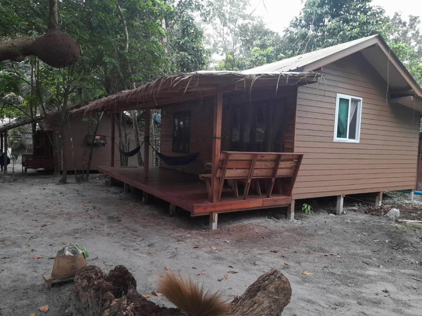 Lazy Hut