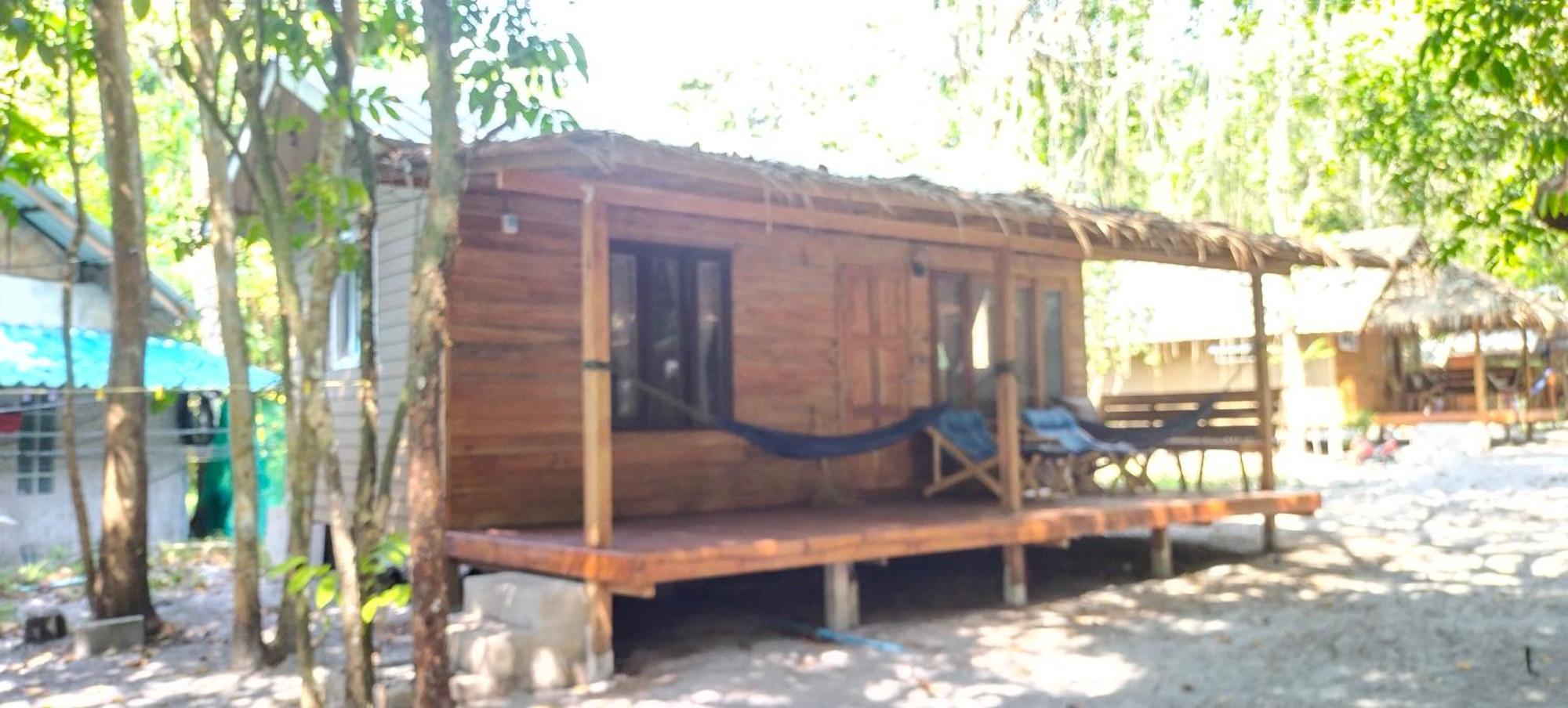 Lazy Hut Resort 2*