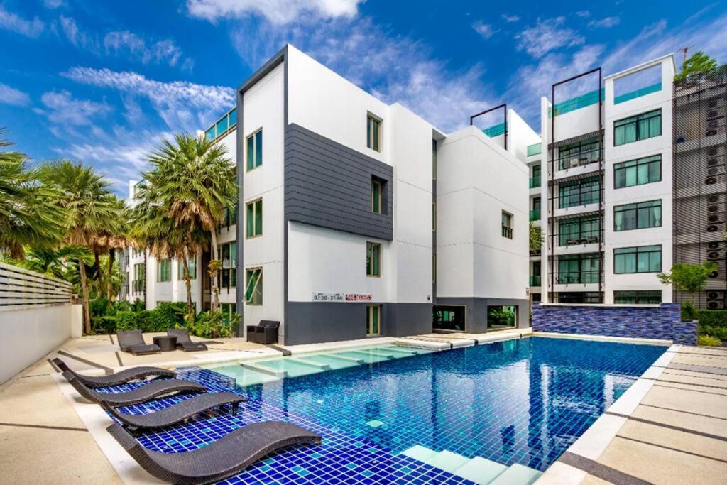 Villa 新【豪华】两卧私家泳池别墅，配套齐全出行方便800米到kamala海滩h06 *