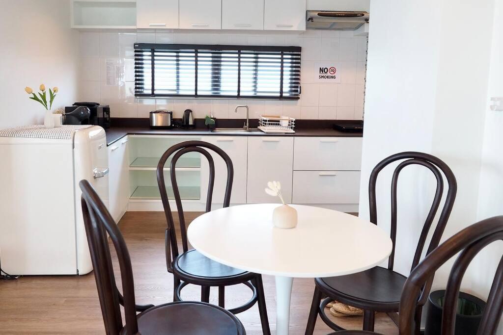 Beachfront 70 Sqm Premier Sea View And Pool View Family Free * Bang Saen
