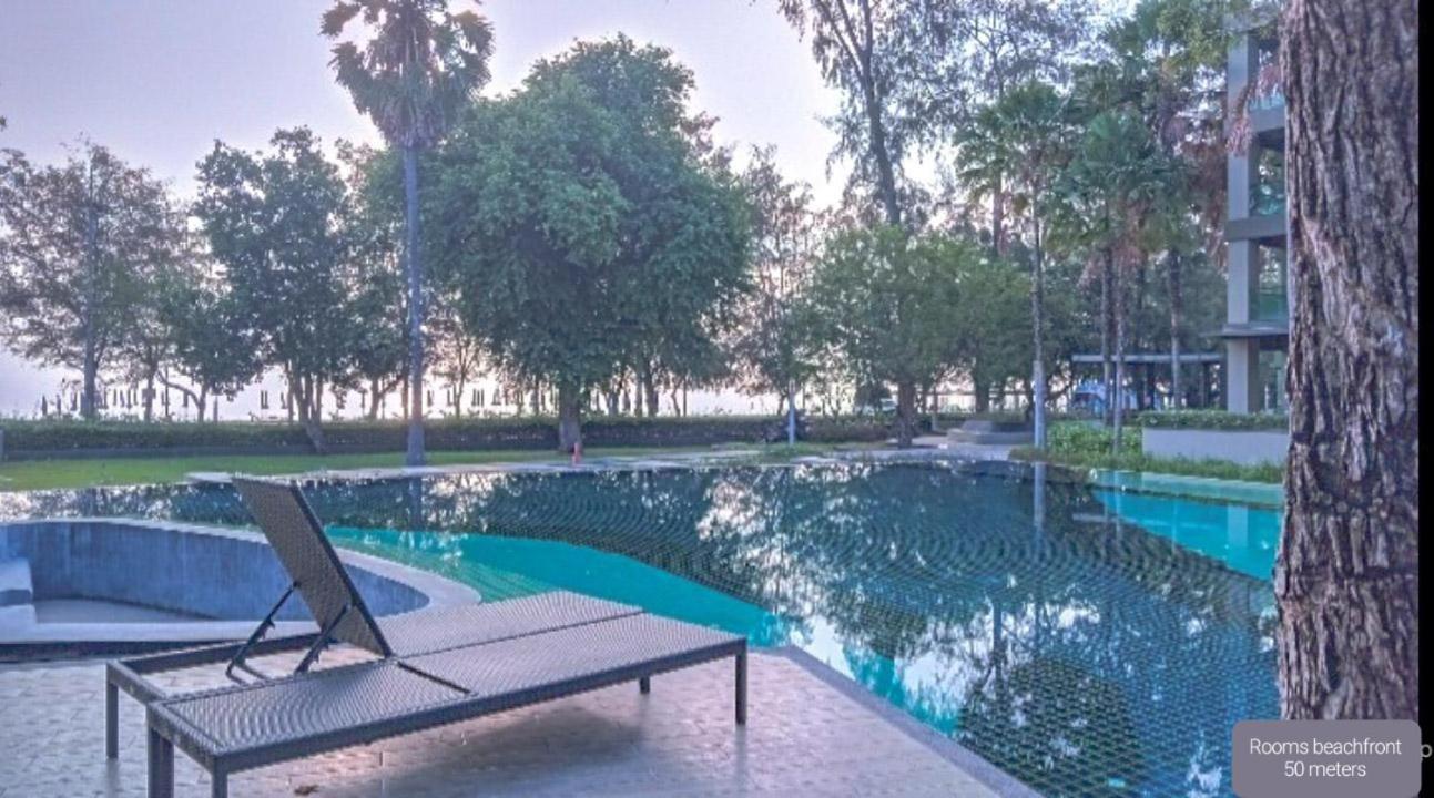 Beachfront 50 Meters Apartment Cha-Am