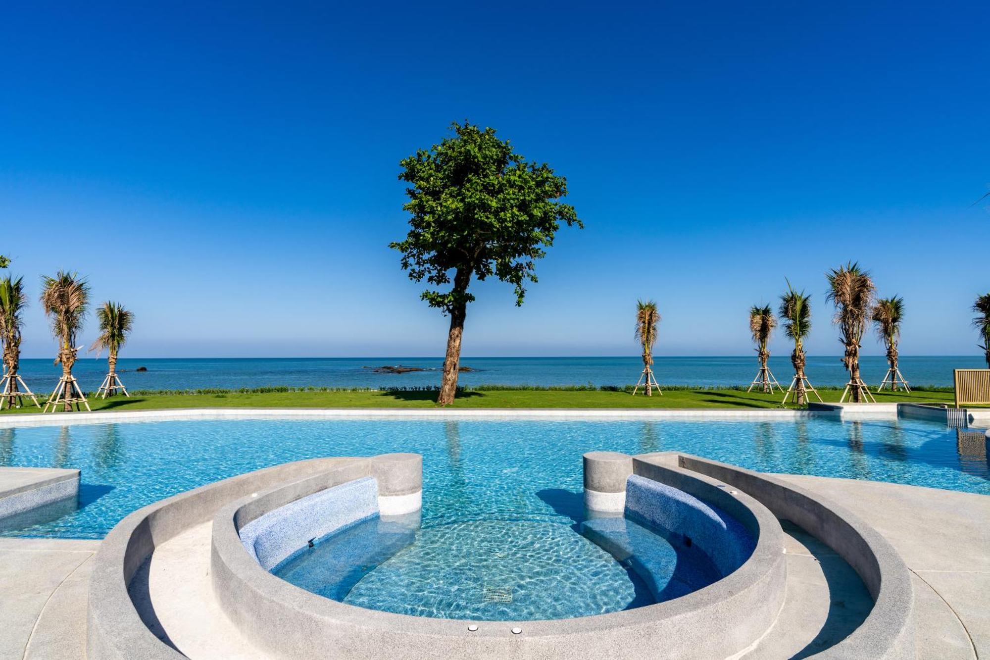 The Little Shore By Katathani Hotel