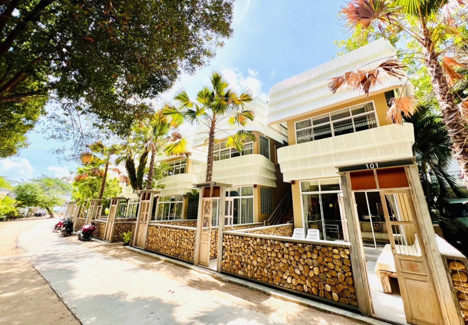 Amity Resort 3*
