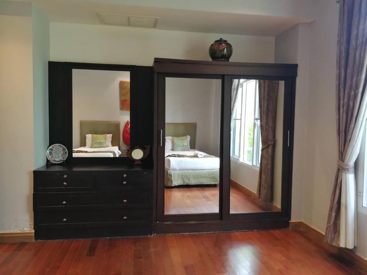 Sunvillas Hua Hin Blue Lagoon