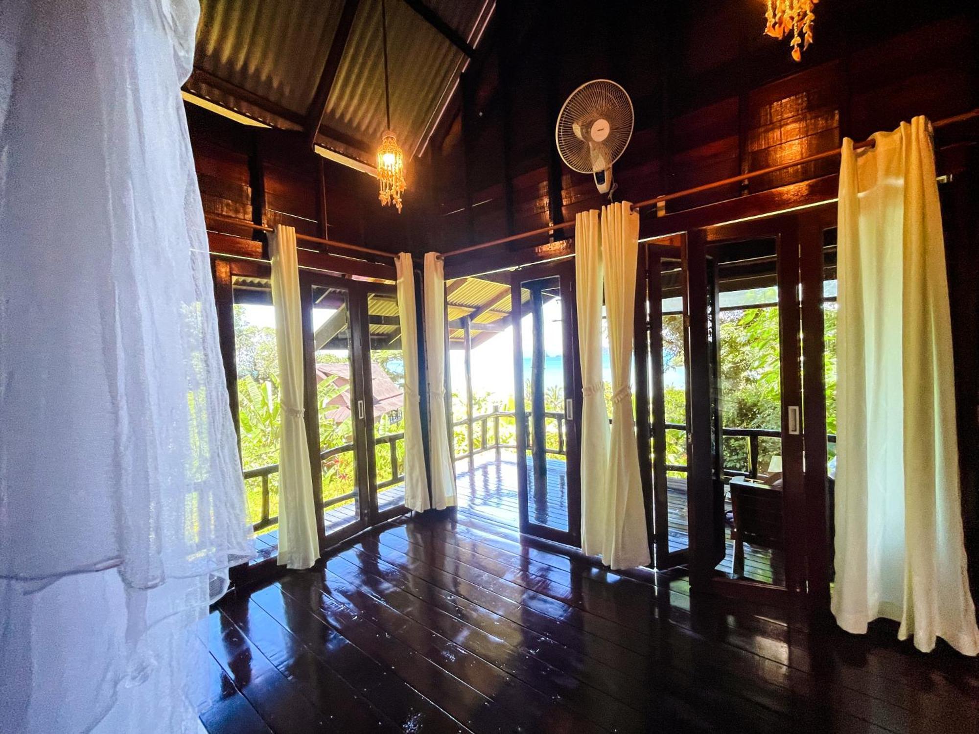 Hillhouse -