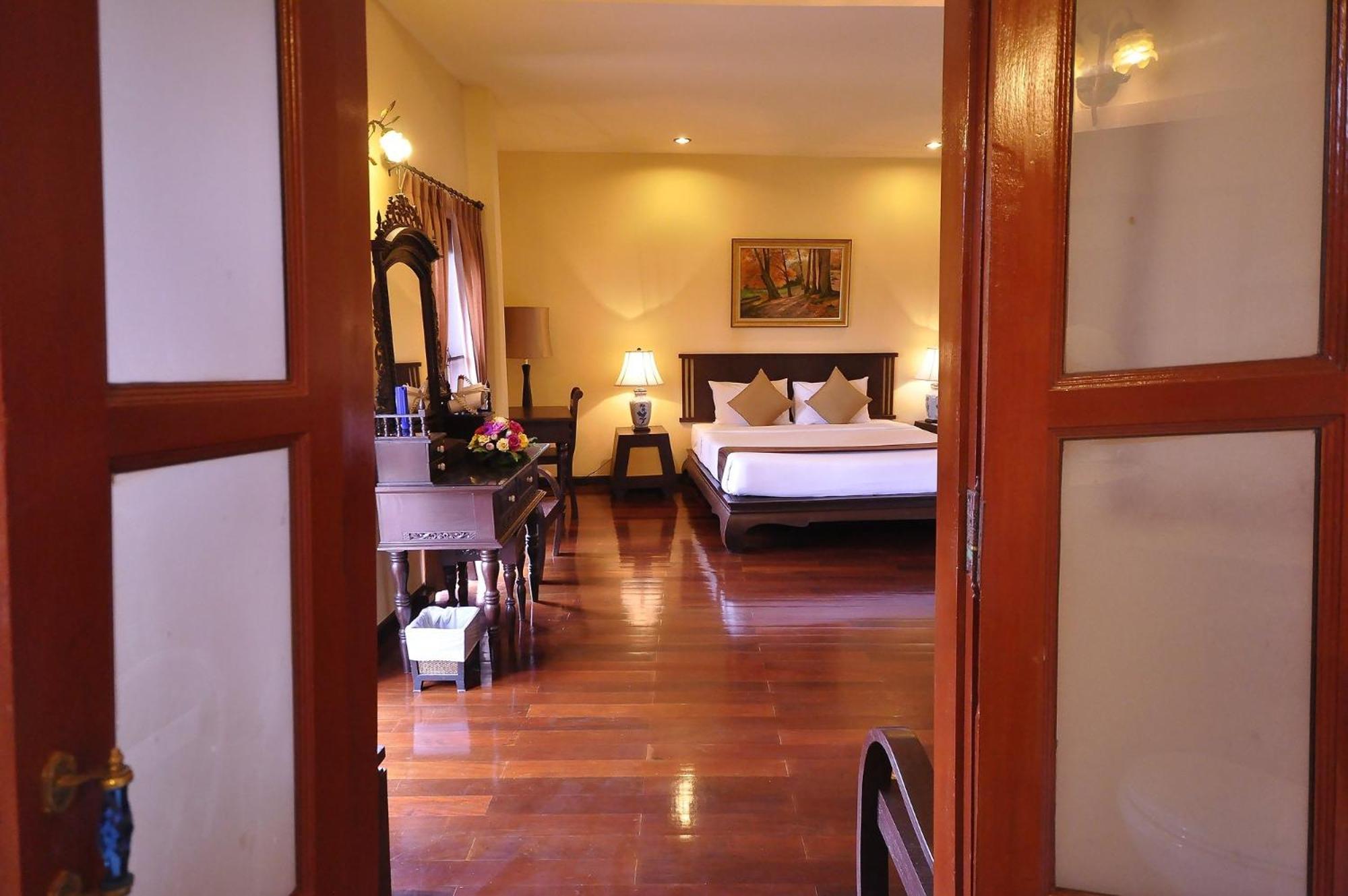 Phuwanalee Resort