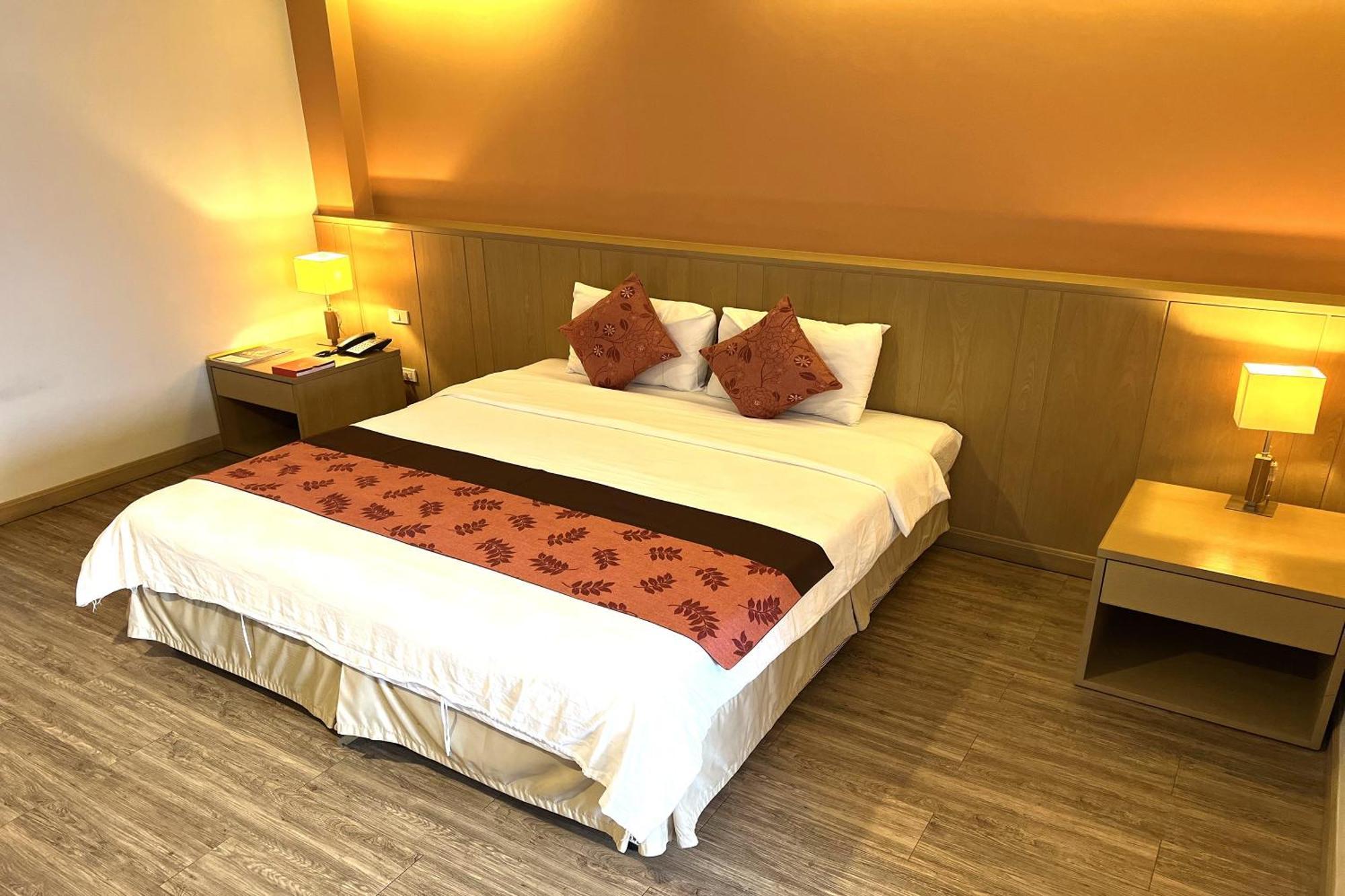Panya Hotel 3*