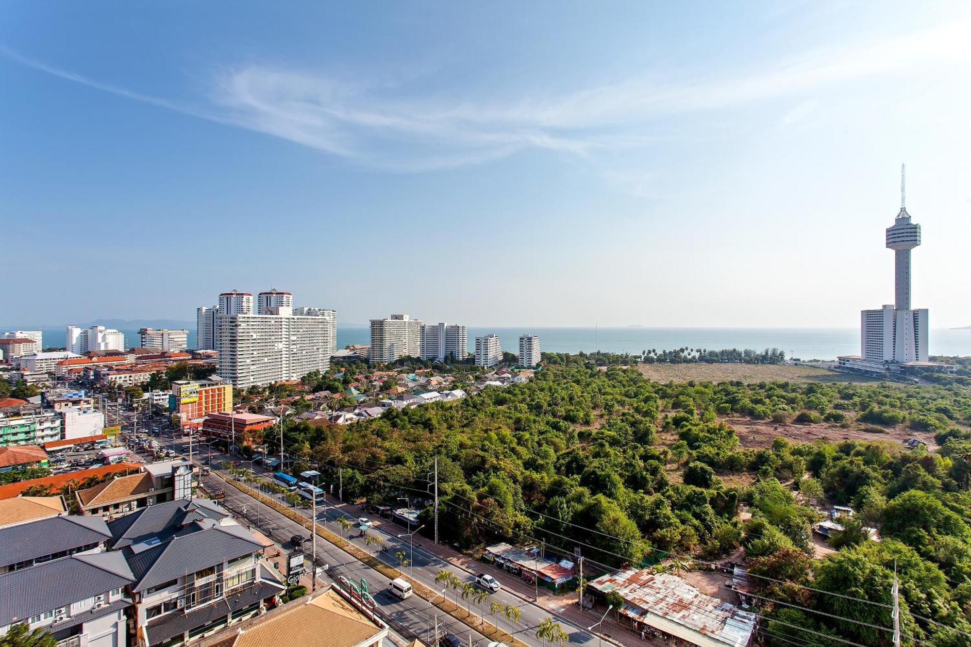 Apartment Grande Carribean L Family Stay L Pattaya L Luxury Views & Comfort