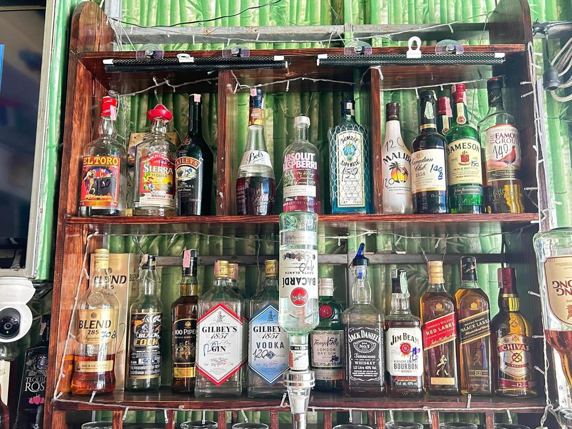 Noot's Bar And Guest house 5*