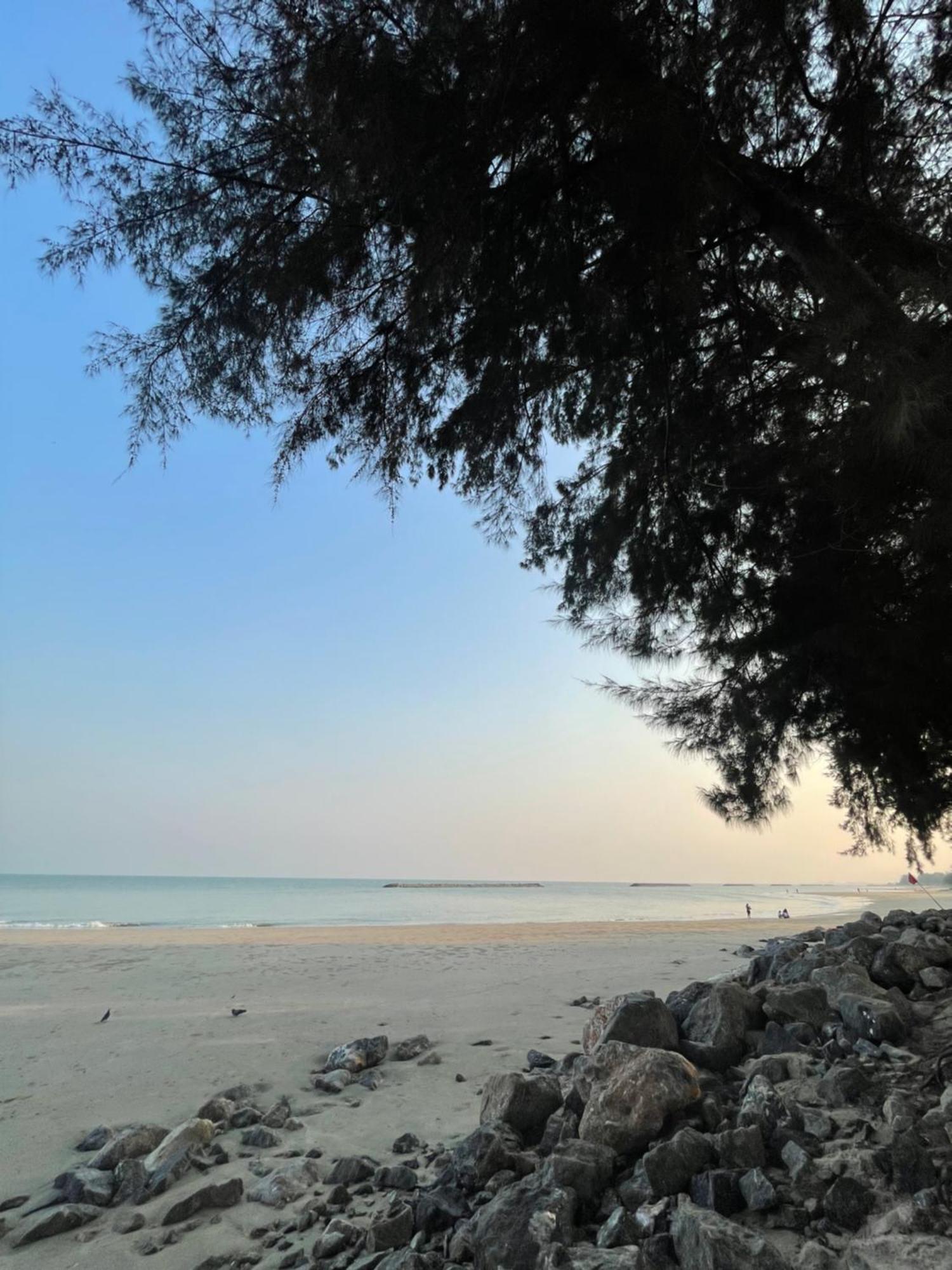 Chao Sam Ran Pool Villa: Beachfront Retreat In Phetchaburi