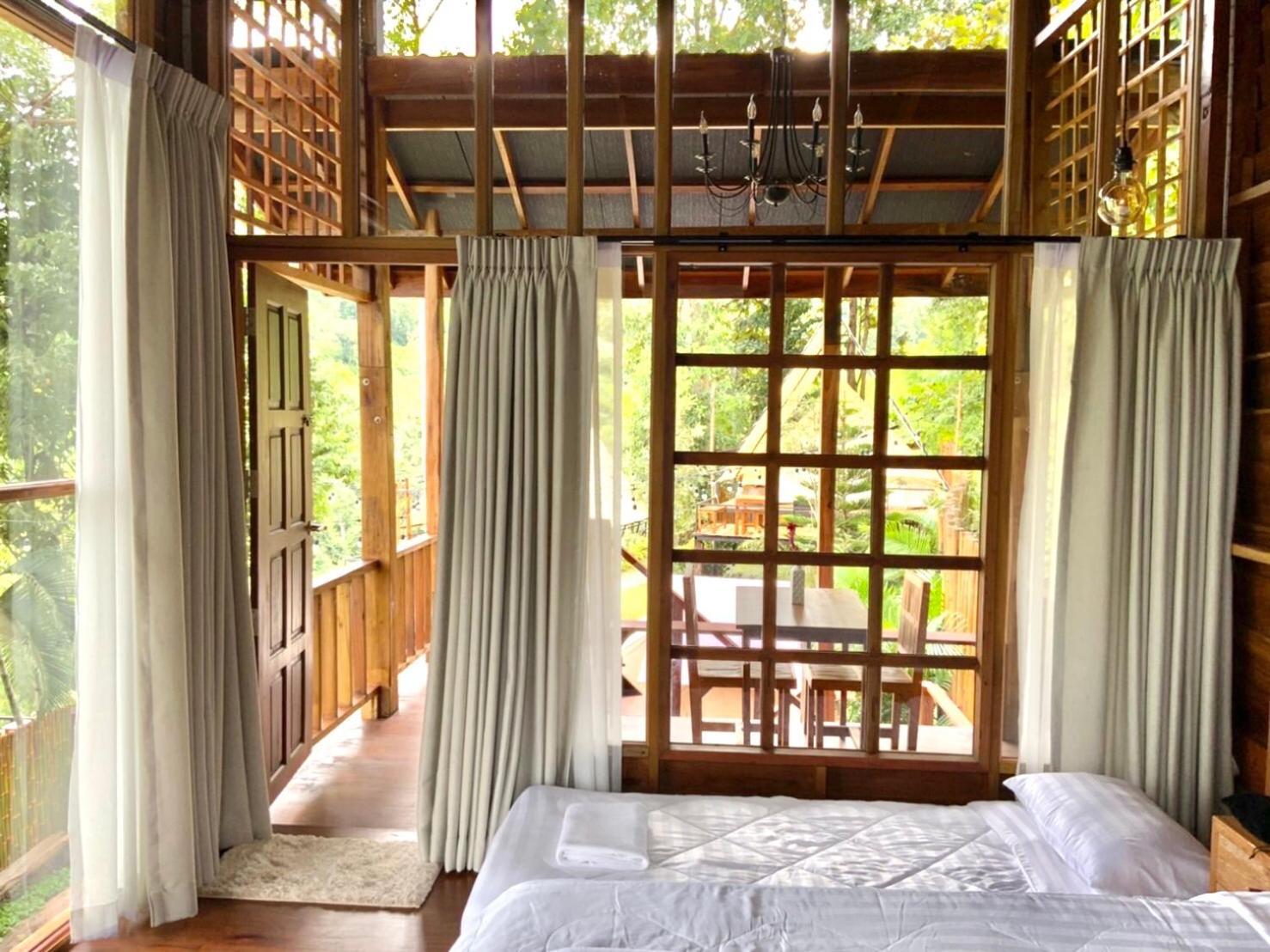 Camp Mai Mee Chue Pong Yaeng