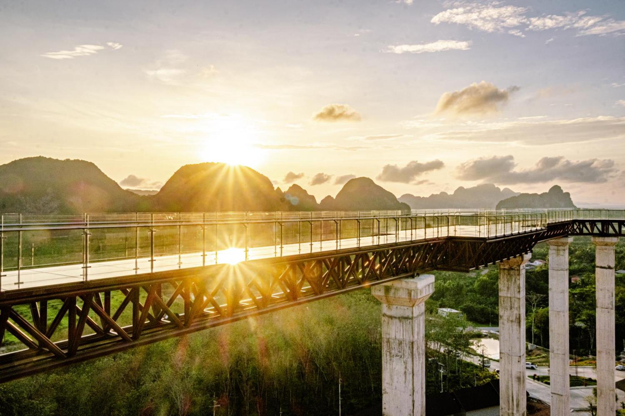 Beyond Skywalk Nangshi * Takua Thung