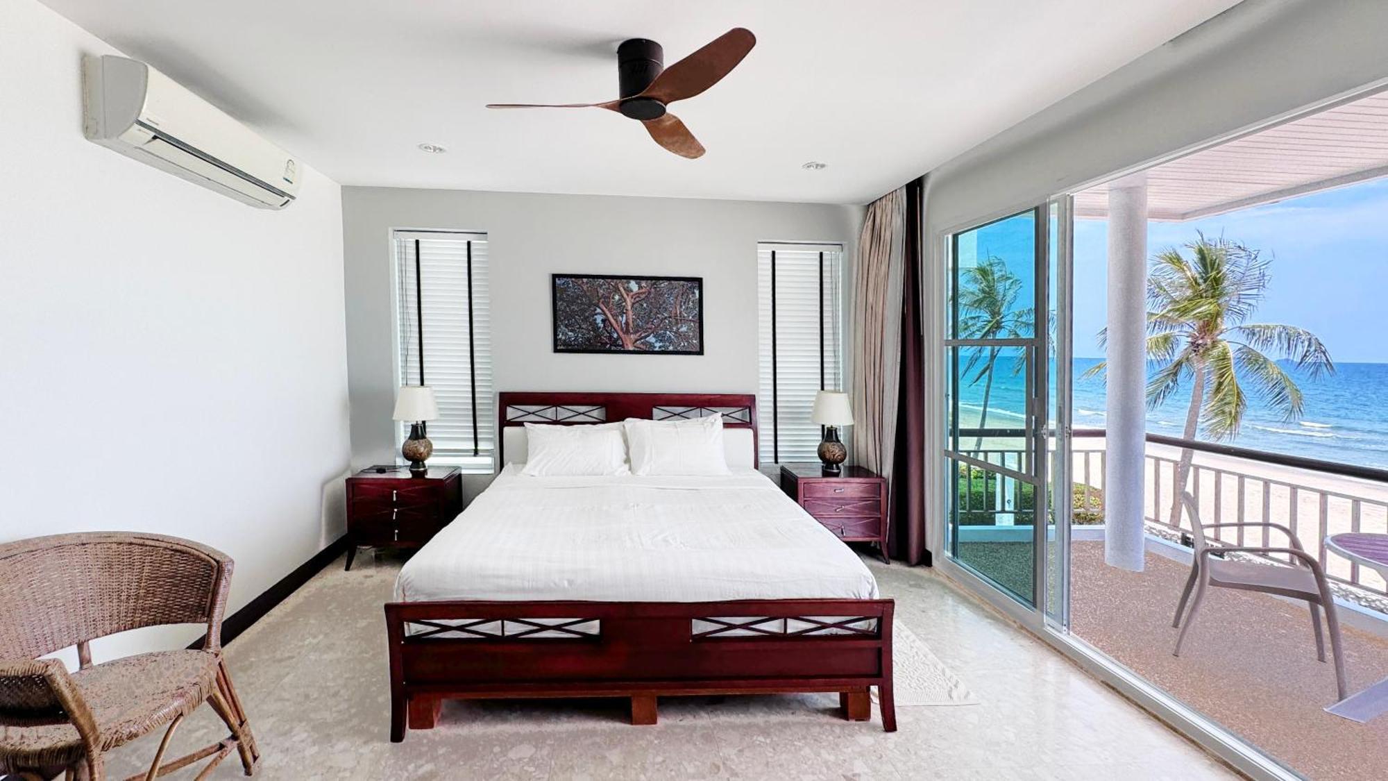 Absolute Beachfront Holiday home Ban Huai Yang