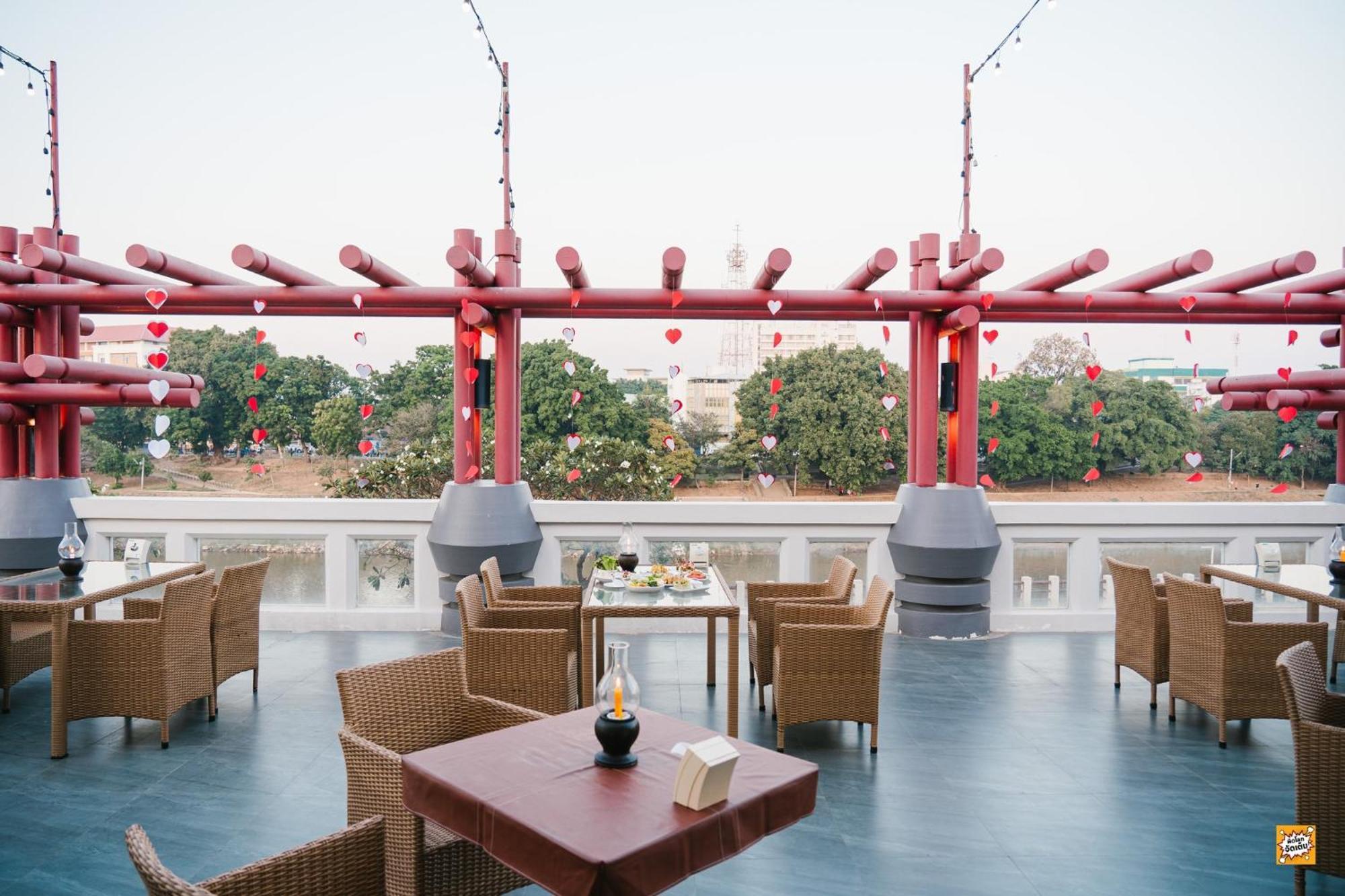 Wangchan Riverview 3*
