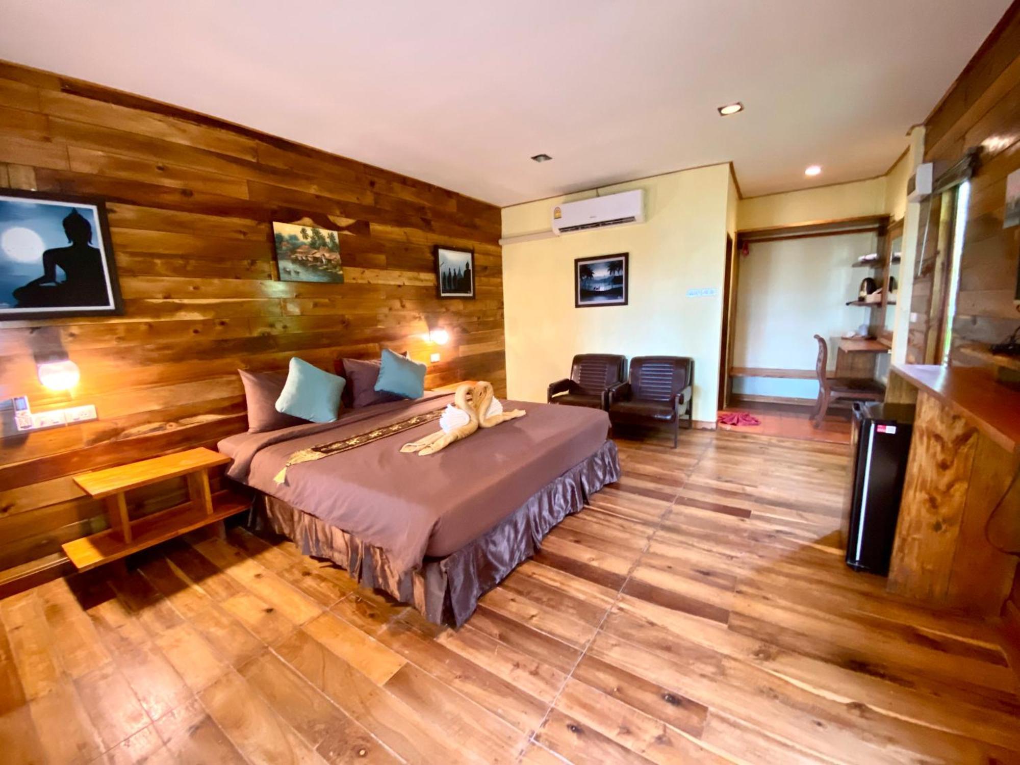 Coconut Lanta @klong Dow Hotel *