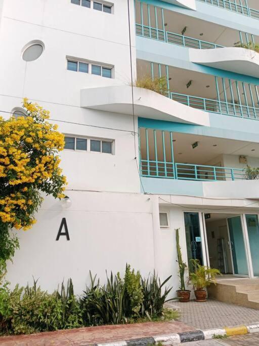 คอนโดเดอะบีช 327/54 Apartment Bang Saen