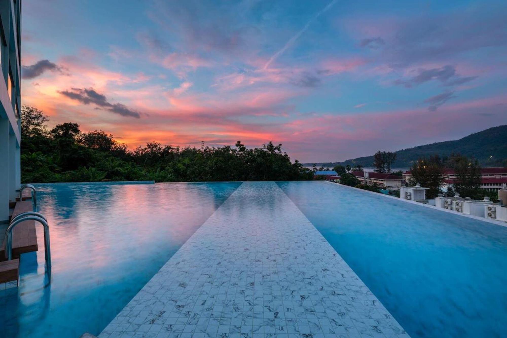 Sea View 2br Oceana C35, Just 5 Min Walk To Apartment *