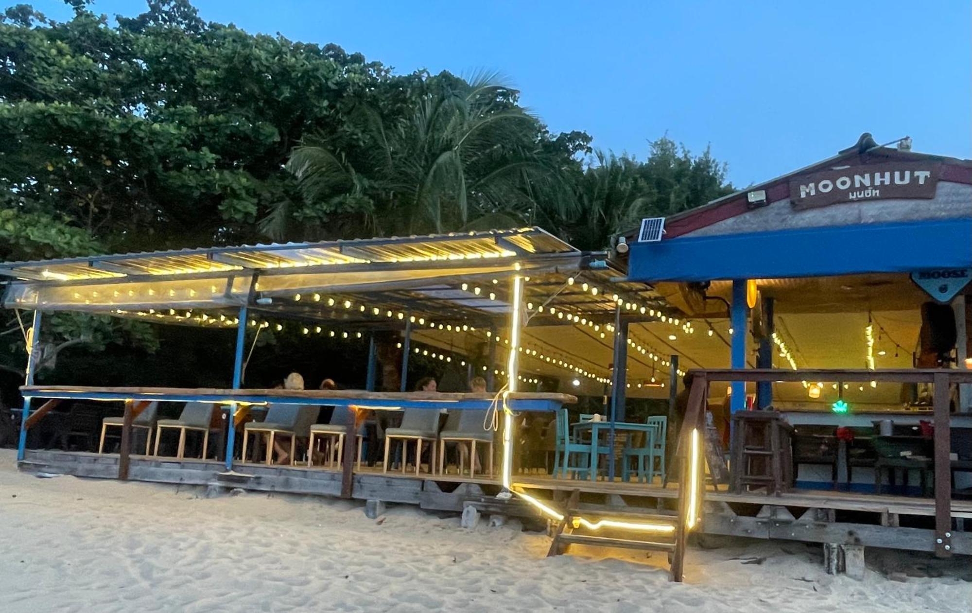 Moonhut Mae Nam