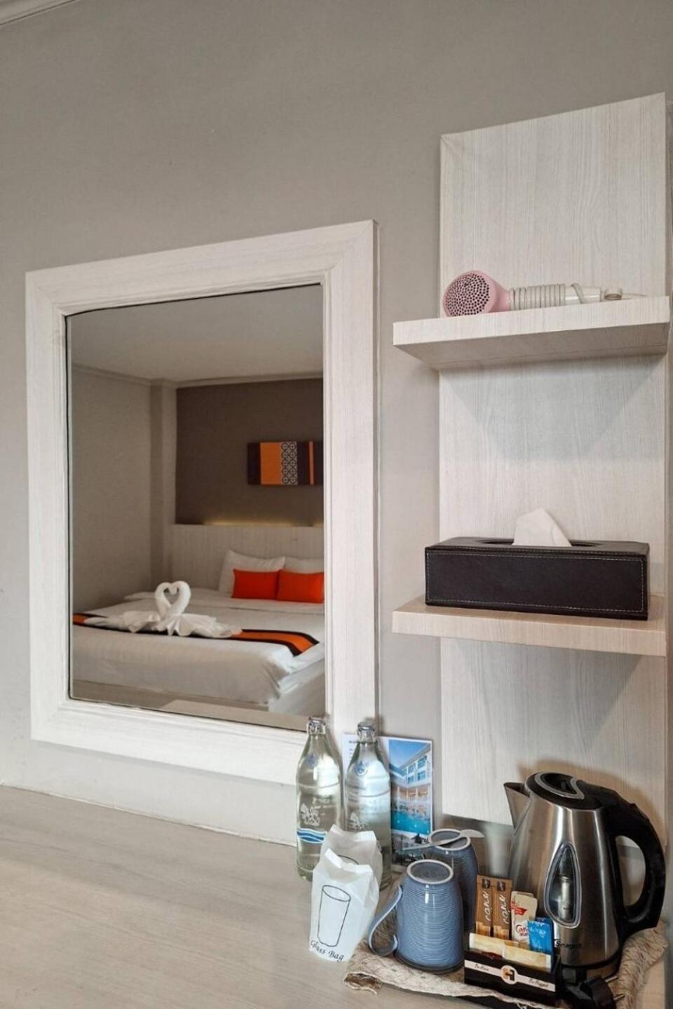 Hotel De Hug & 4*