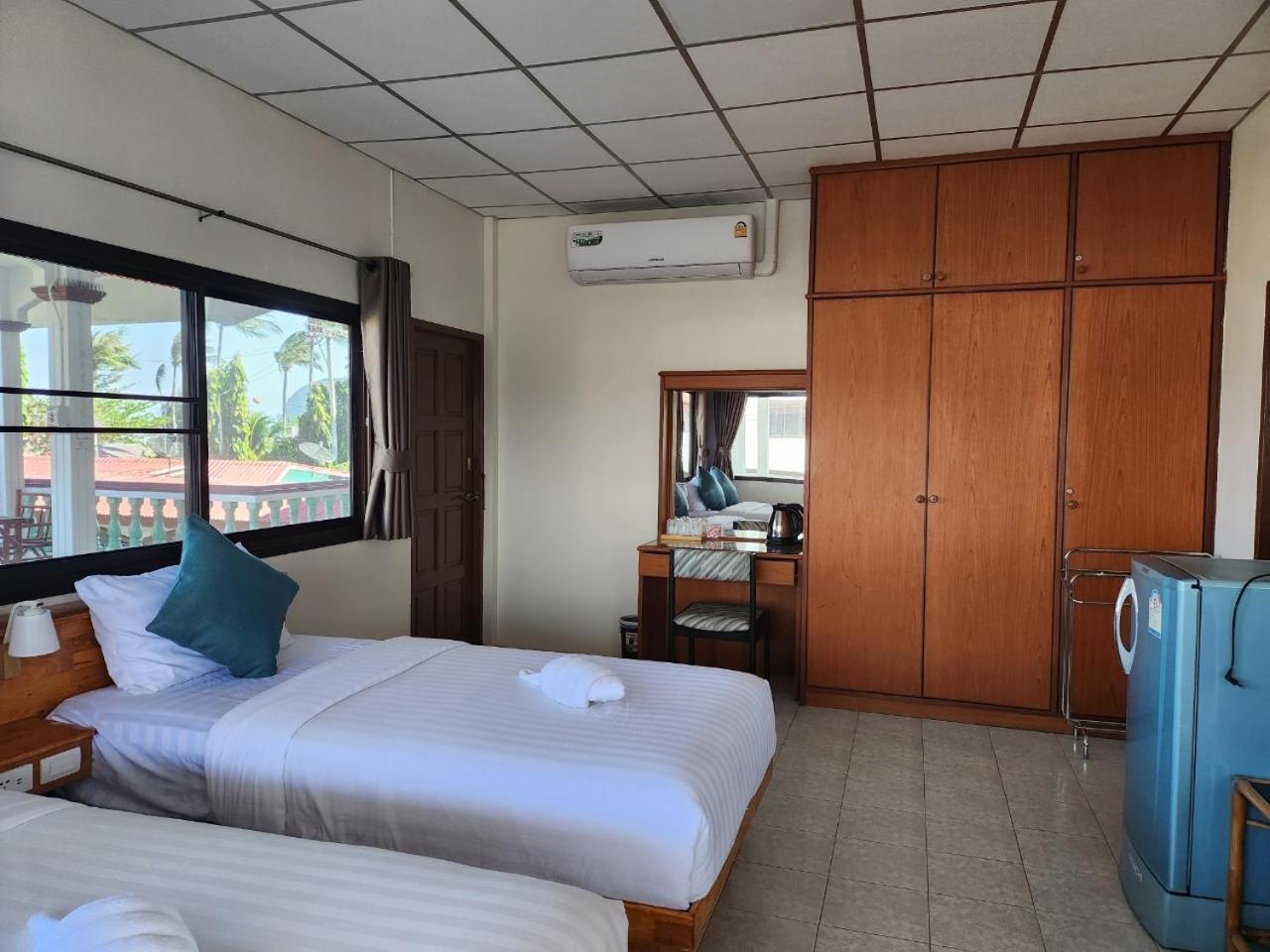 Resort Box At Pran Sam Roi Yot