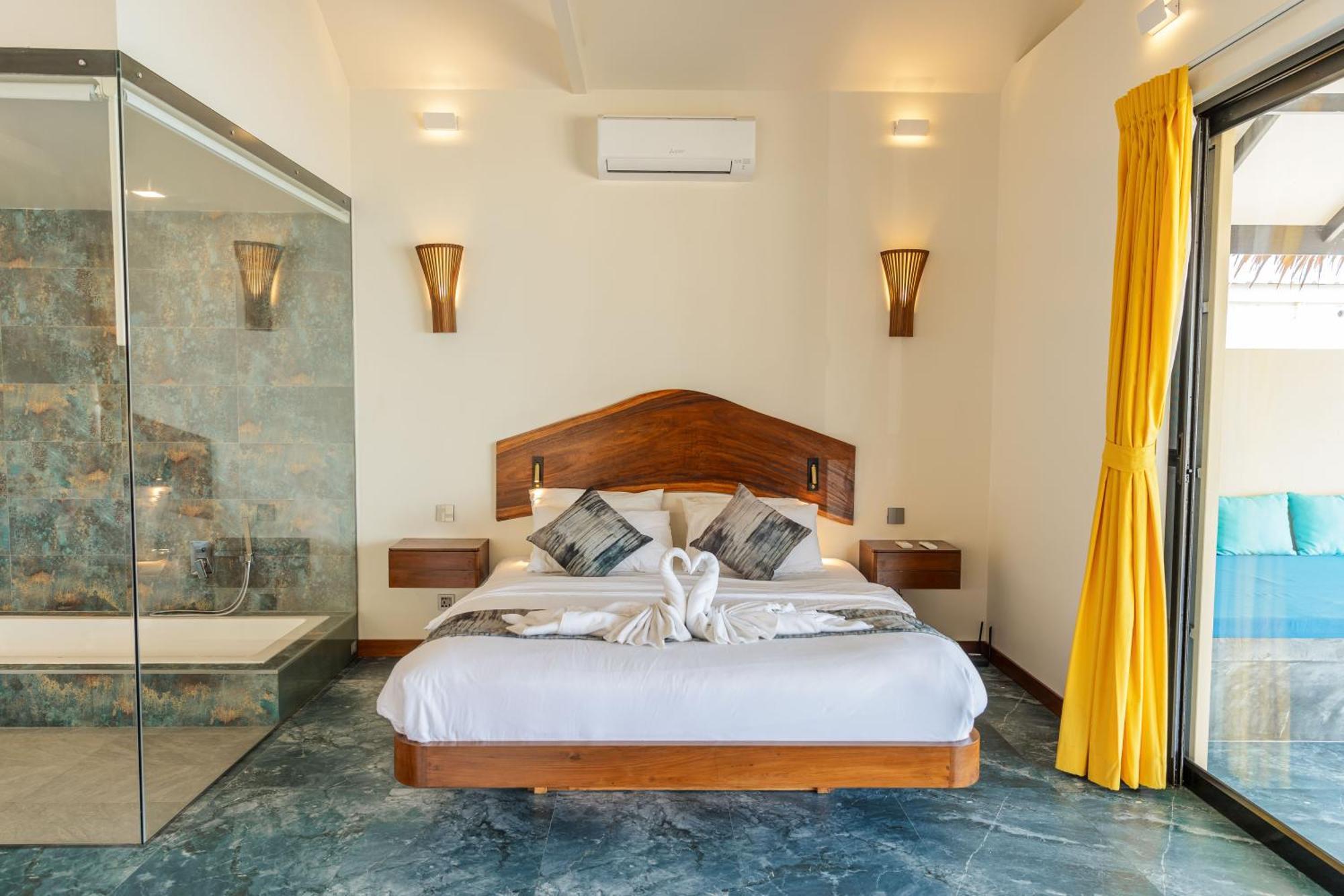 Absolute Beachfront Resort Baan Tai