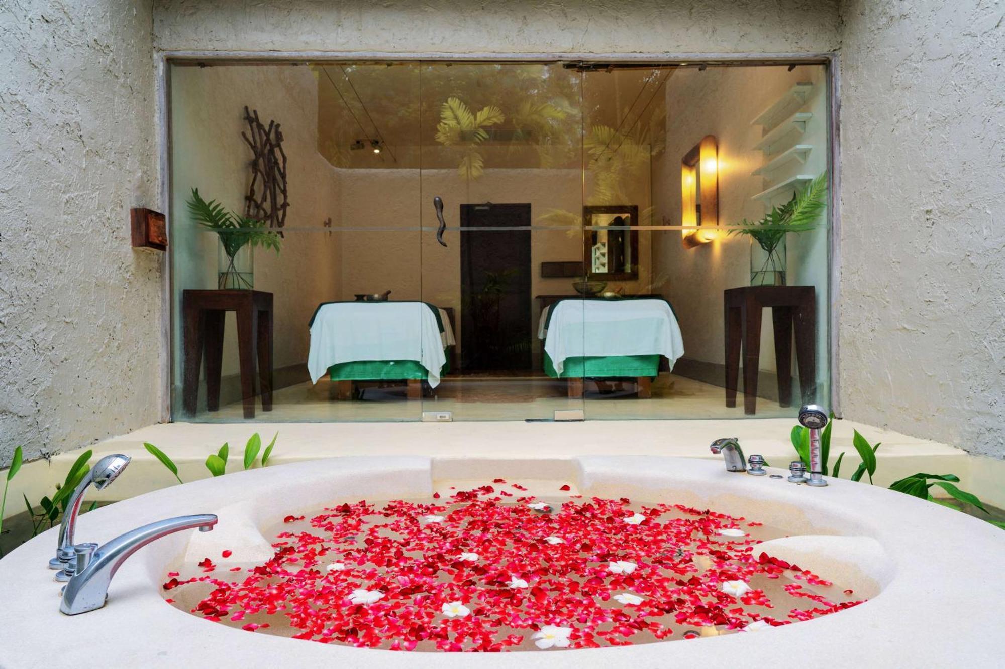 Wyndham Hua Hin Pranburi & Hotel Ban Pak Nam Pran