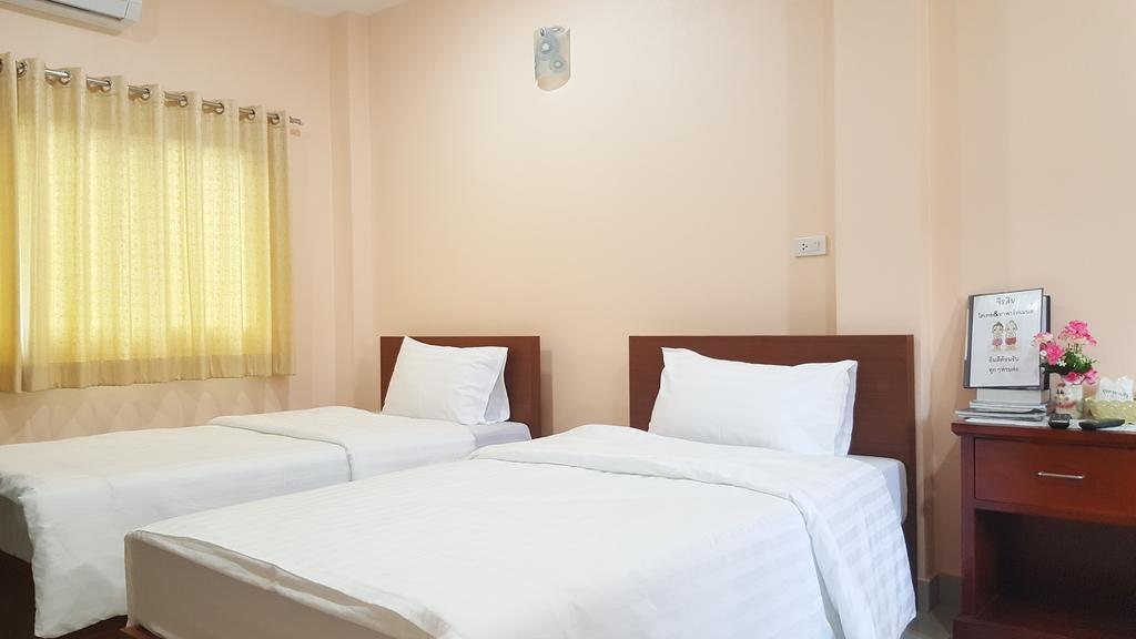 Jirasin & Aparthotel 2*