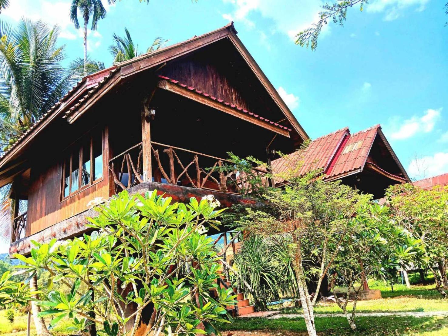 Bamboo House Holiday park 2*