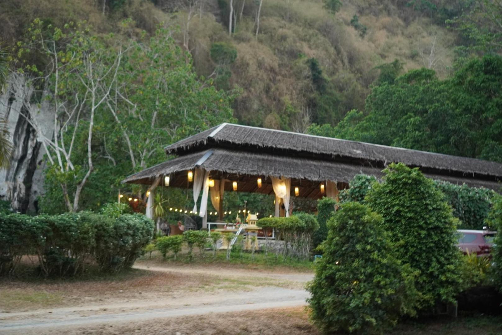 Chiewlan Camp And Resort Ban Pha Saeng Lang