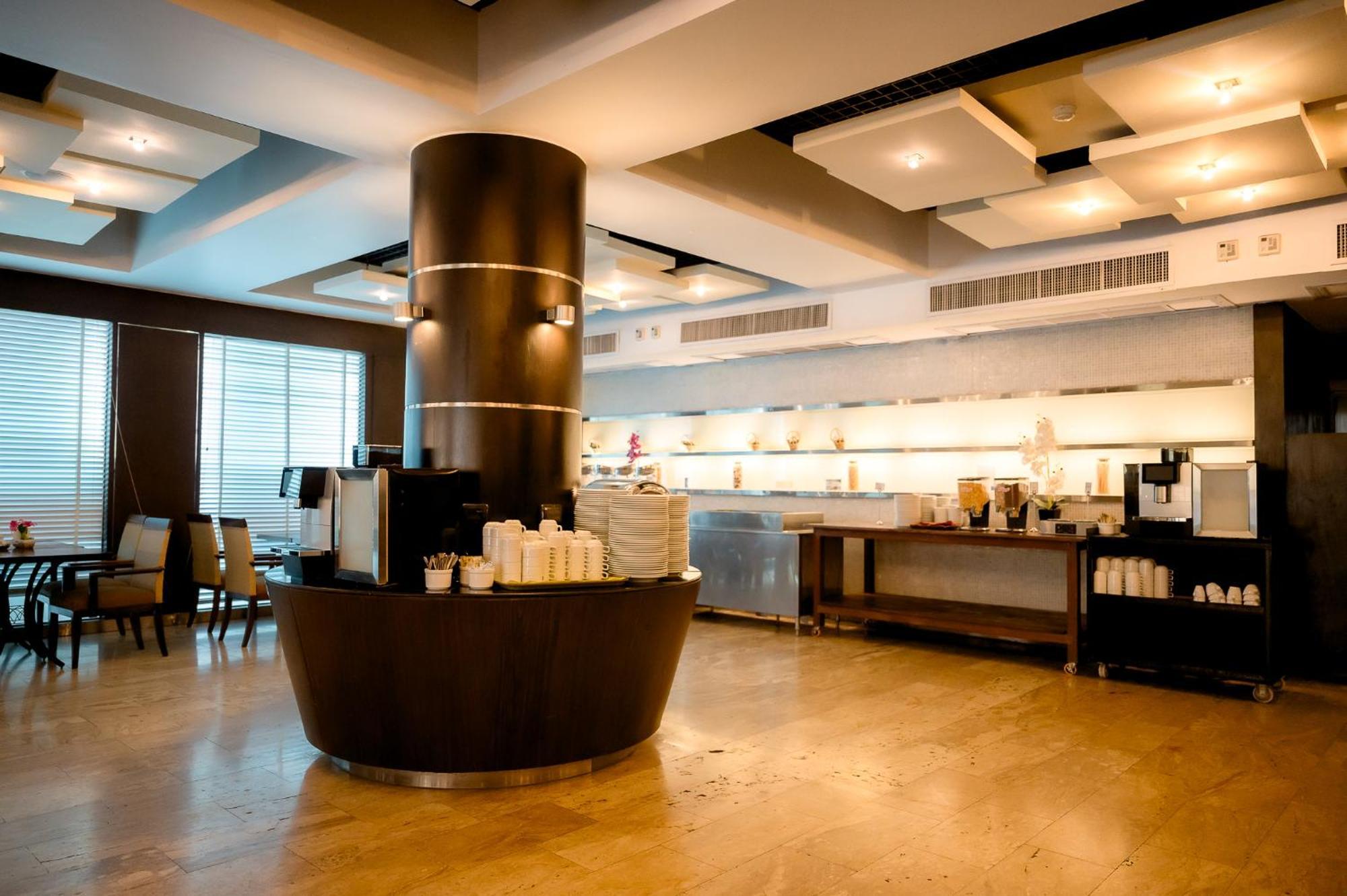 The Nouveau And Golf Hotel Chumphon