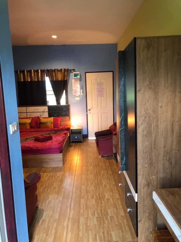 โรงแรมแสนดีเพลส เมาเท่นวิว Aparthotel 2*