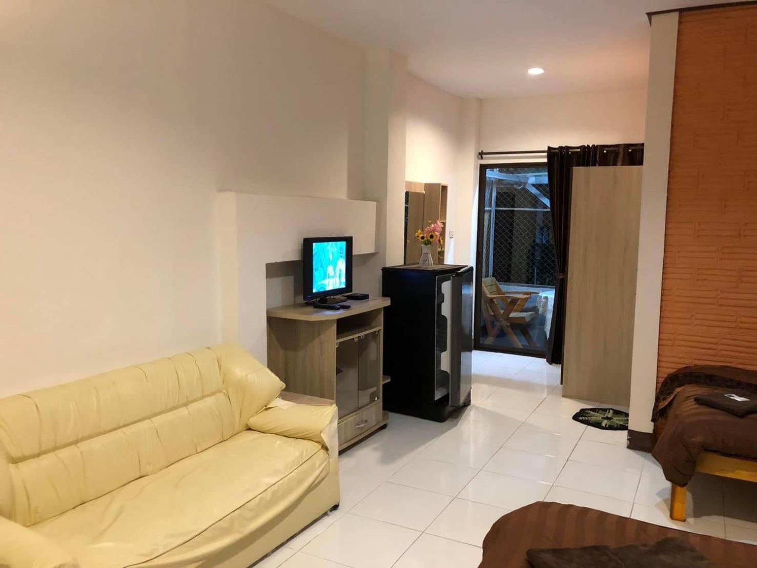 โรงแรมแสนดีเพลส เมาเท่นวิว Chom Thong