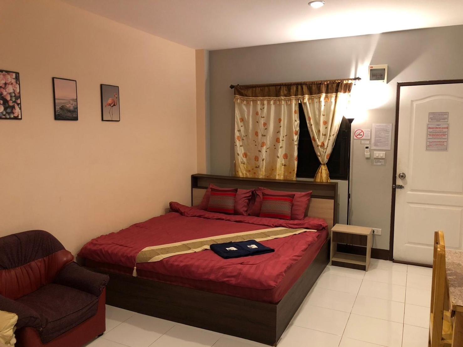 โรงแรมแสนดีเพลส เมาเท่นวิว 2* Chom Thong