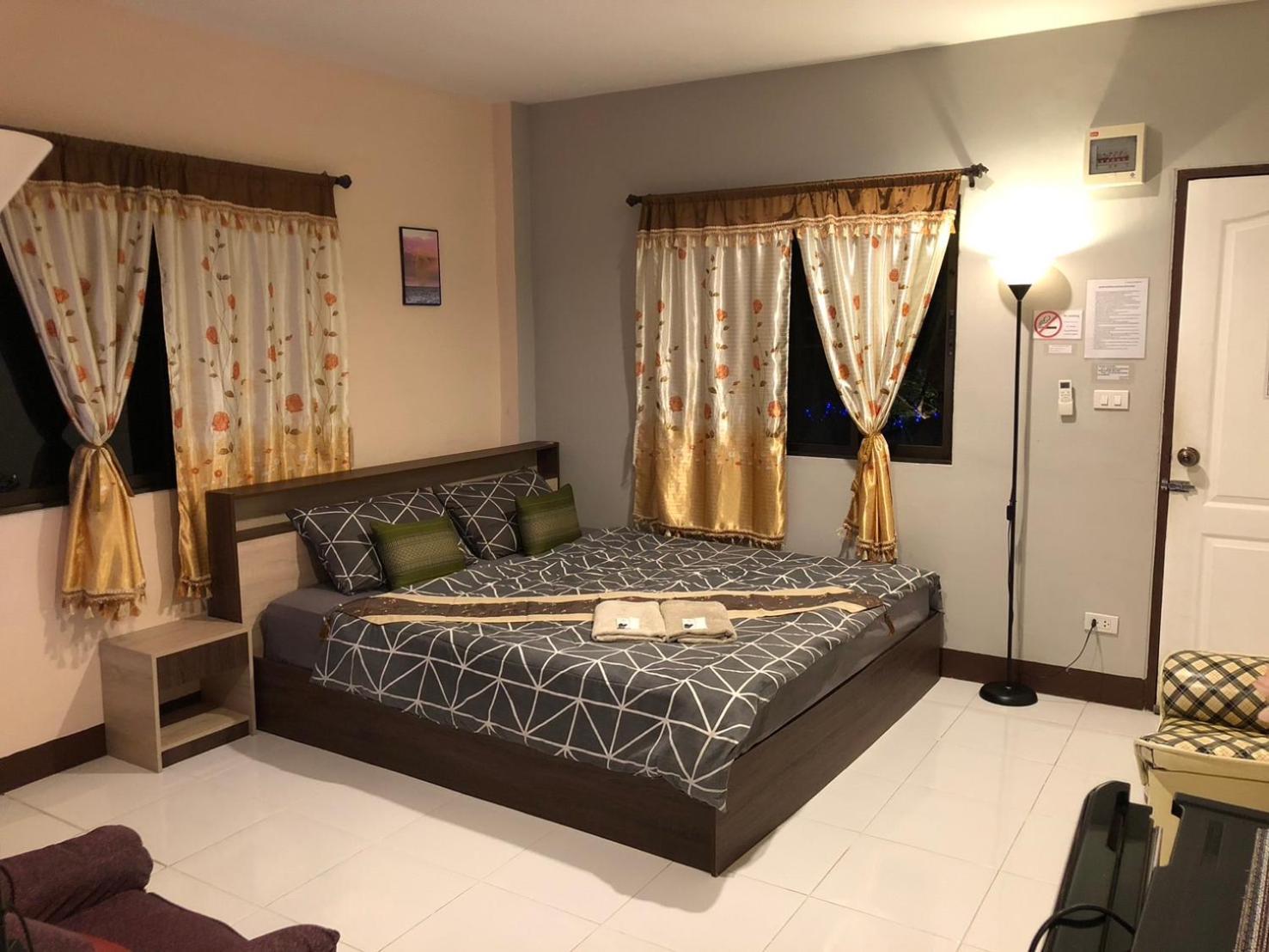 Aparthotel โรงแรมแสนดีเพลส เมาเท่นวิว 2*