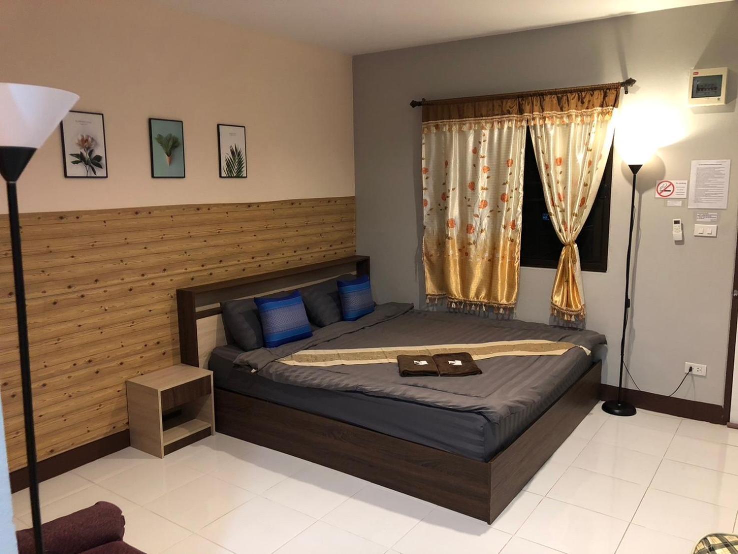 โรงแรมแสนดีเพลส เมาเท่นวิว Chom Thong