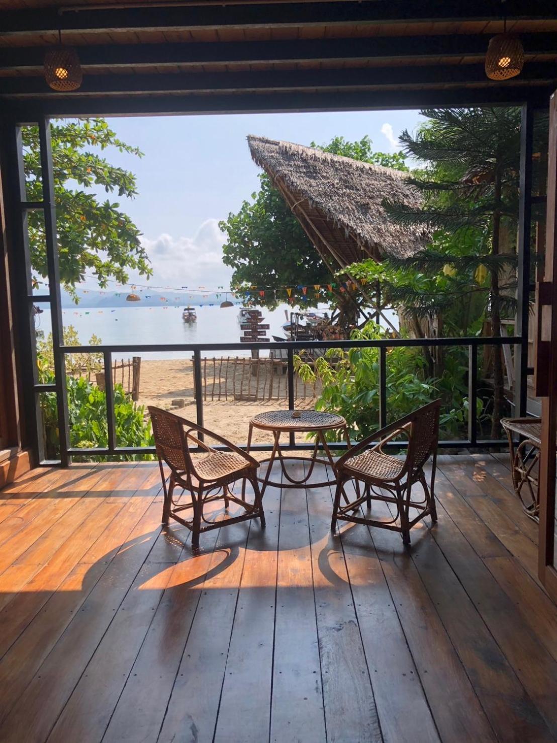 The Tropical Lodge