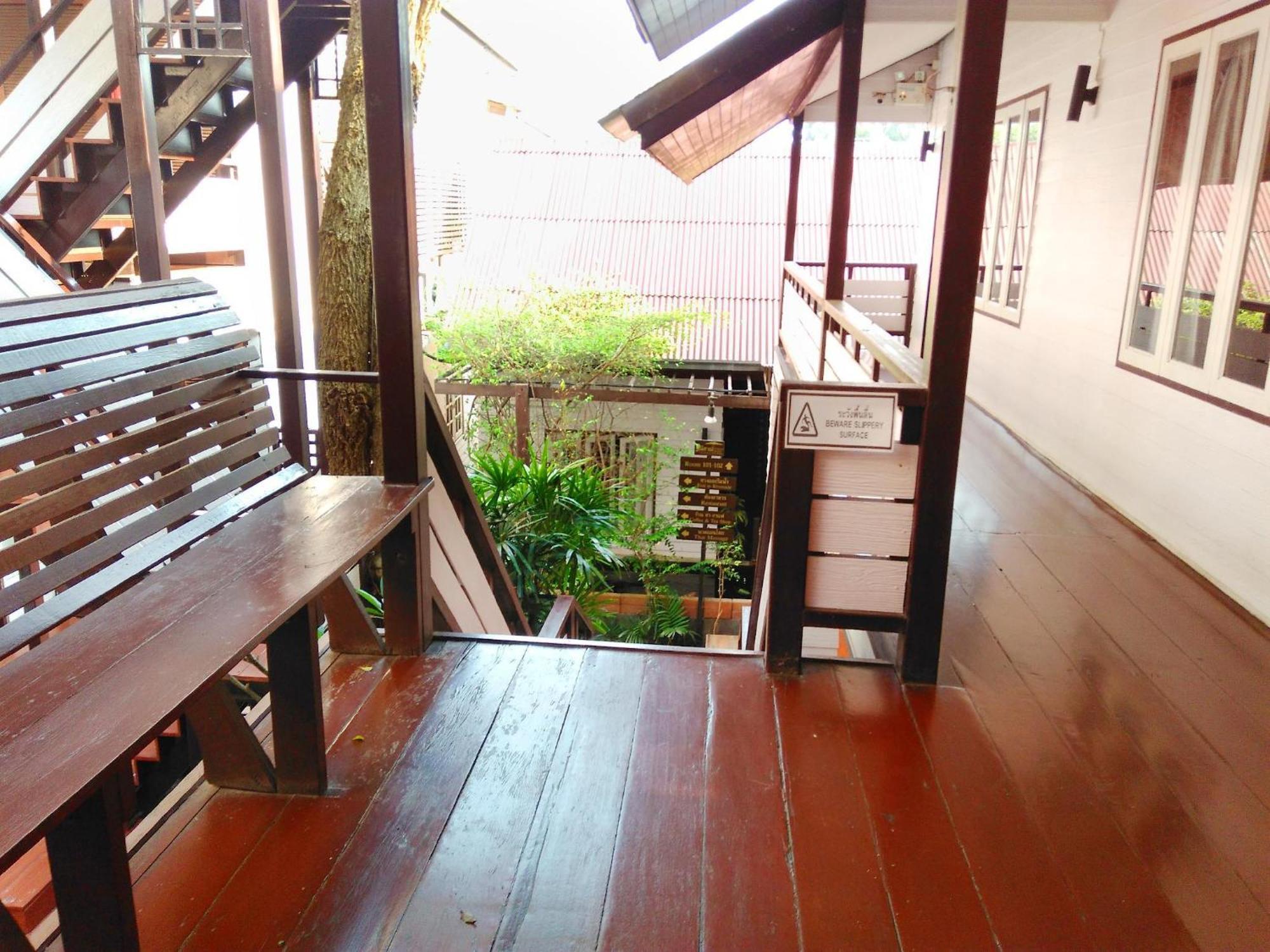 Thanicha Amphawa Hotel 3*