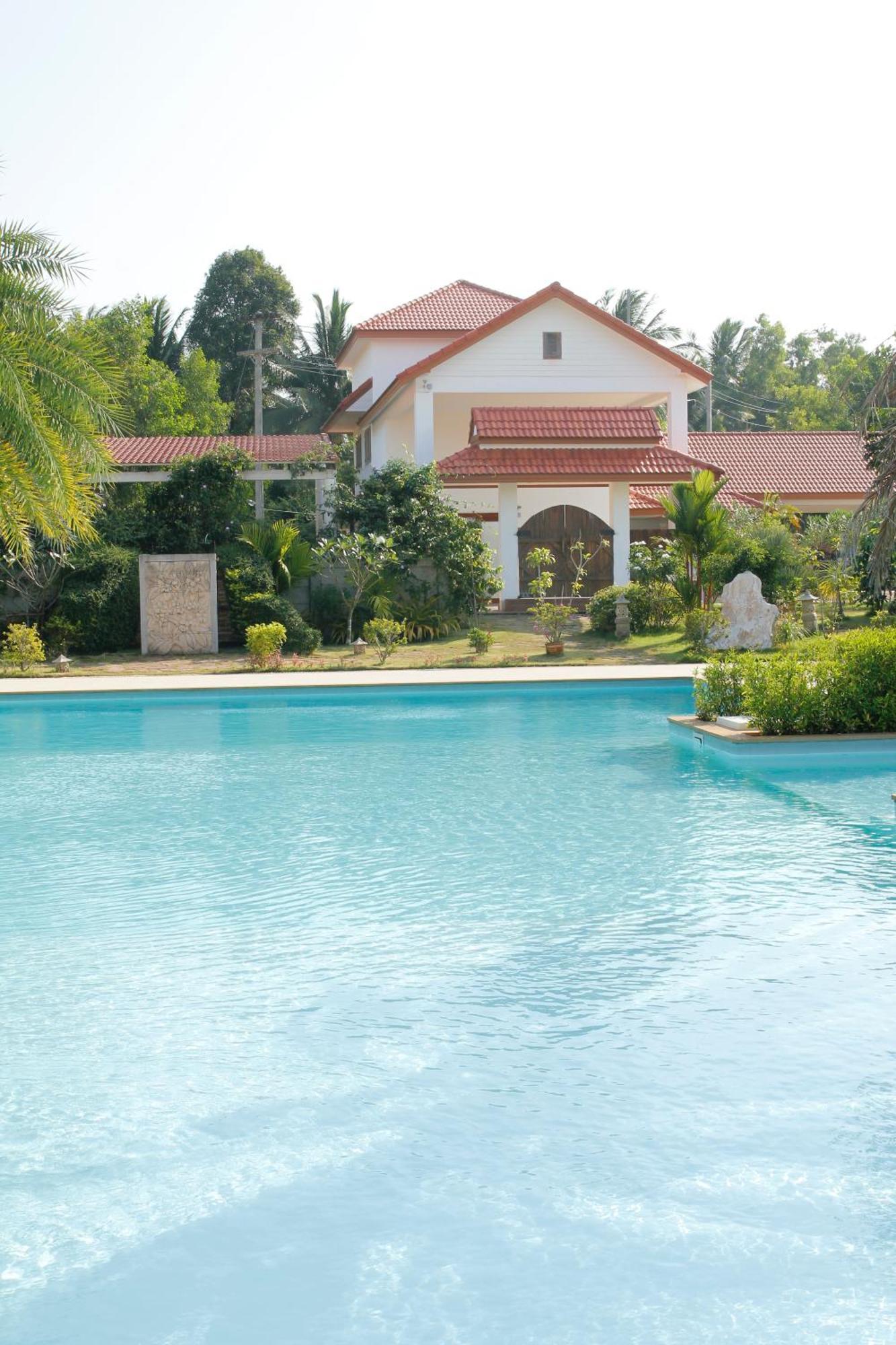 Armonia Village And