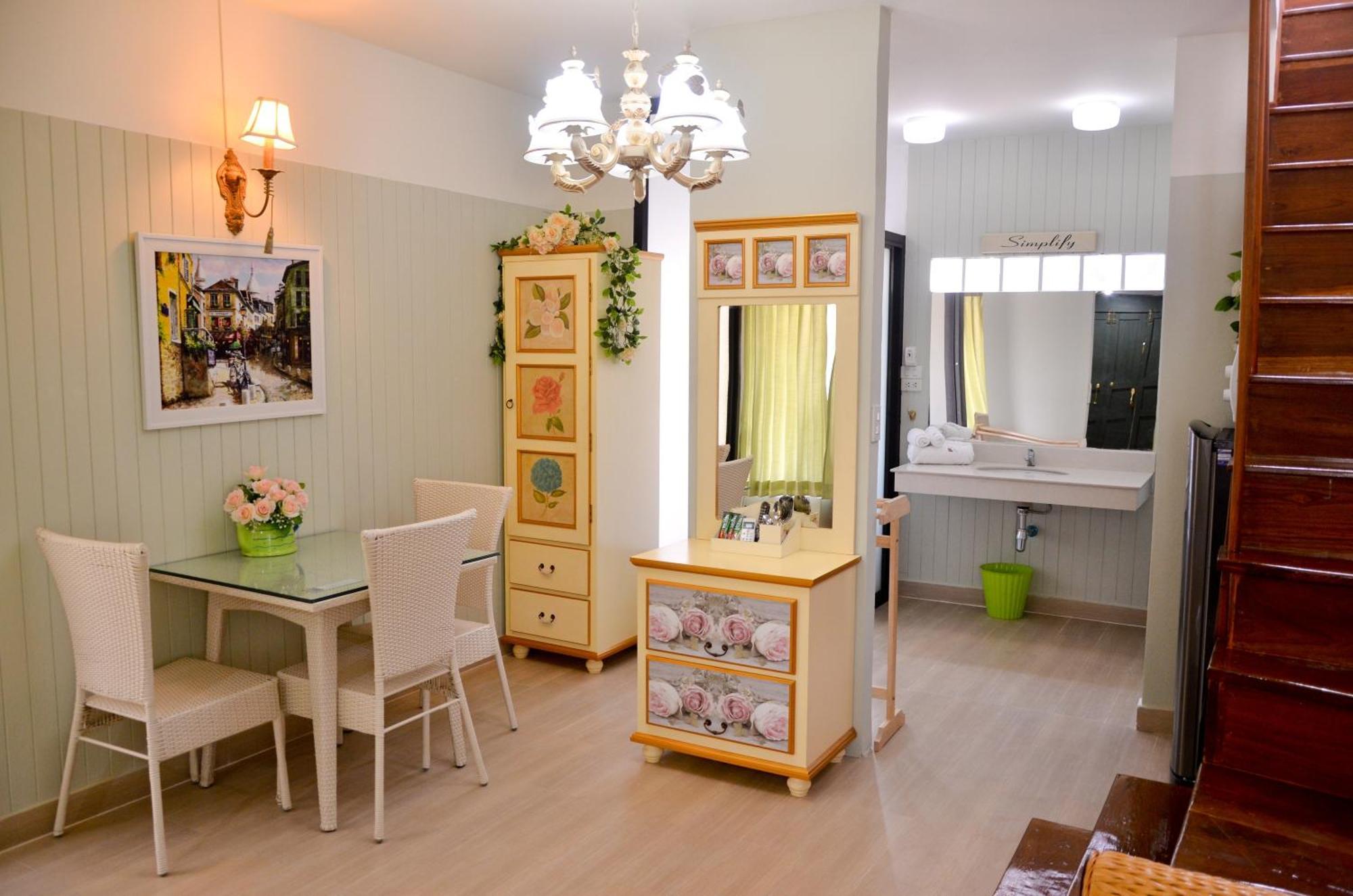 La Riva Boutique Kamphaeng Phet