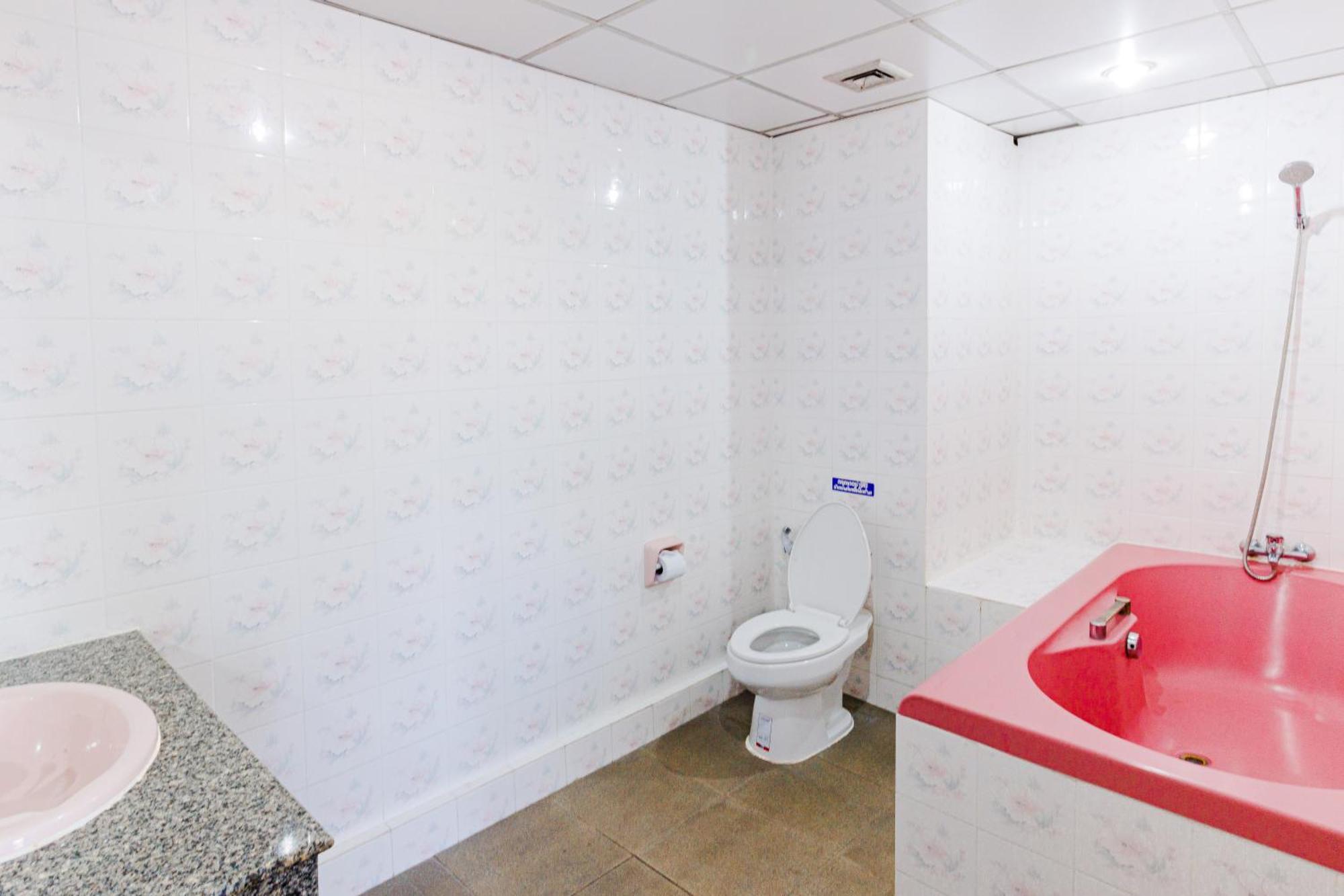 Hotel River The Budget Nakhon Pathom
