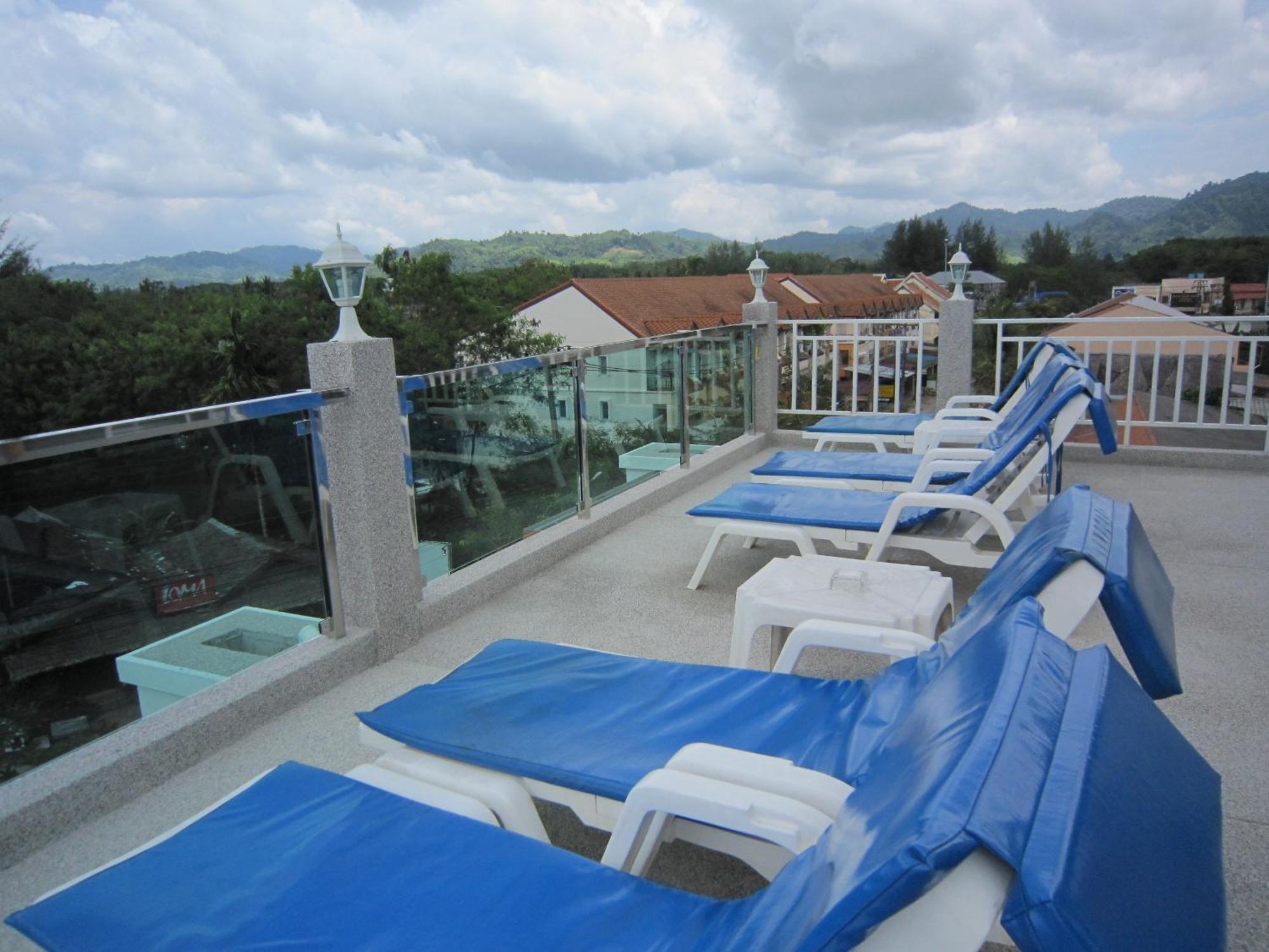 Hotel White Cat
